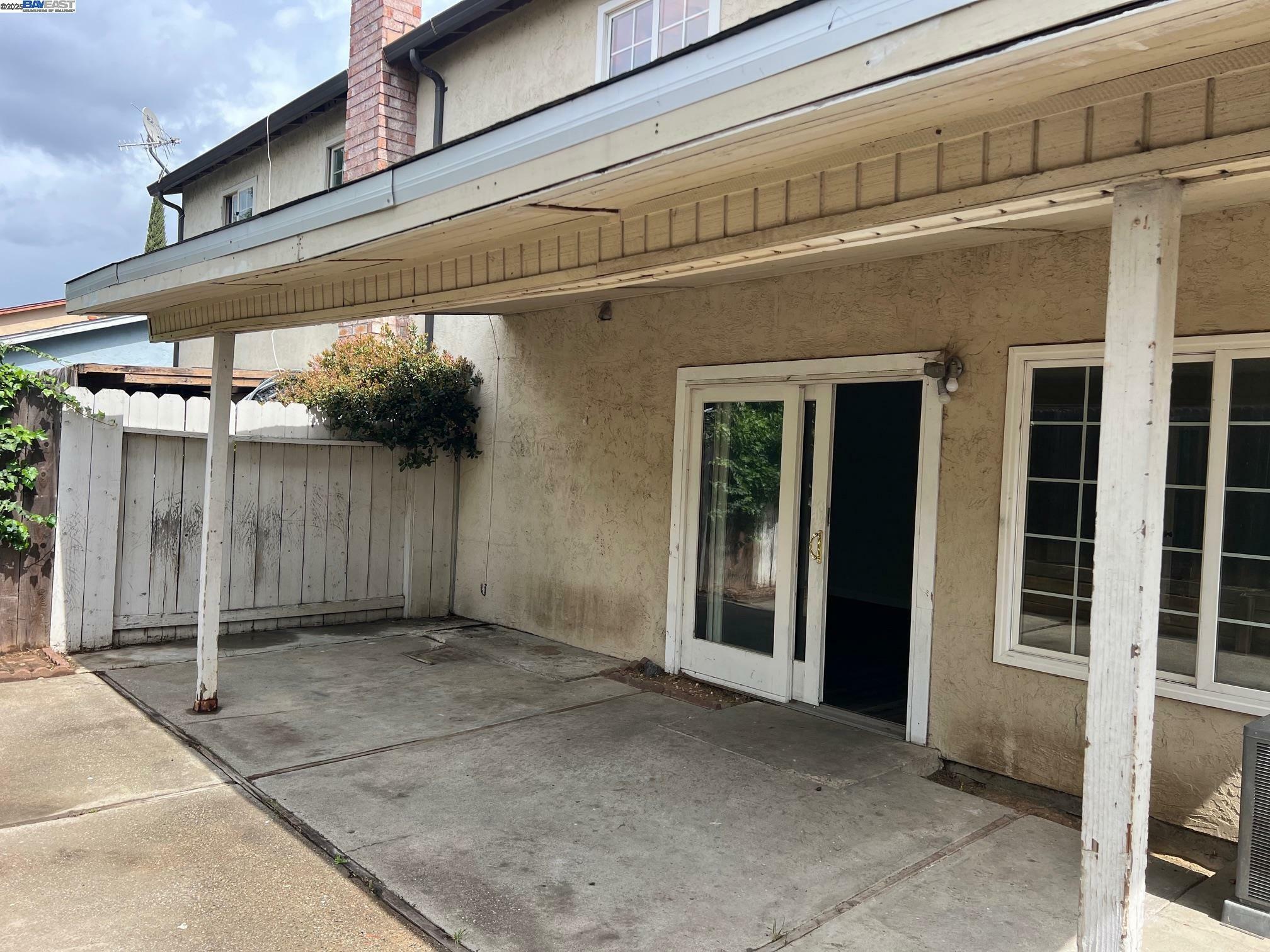Property Photo: 2202 Banyan Way CA 94509