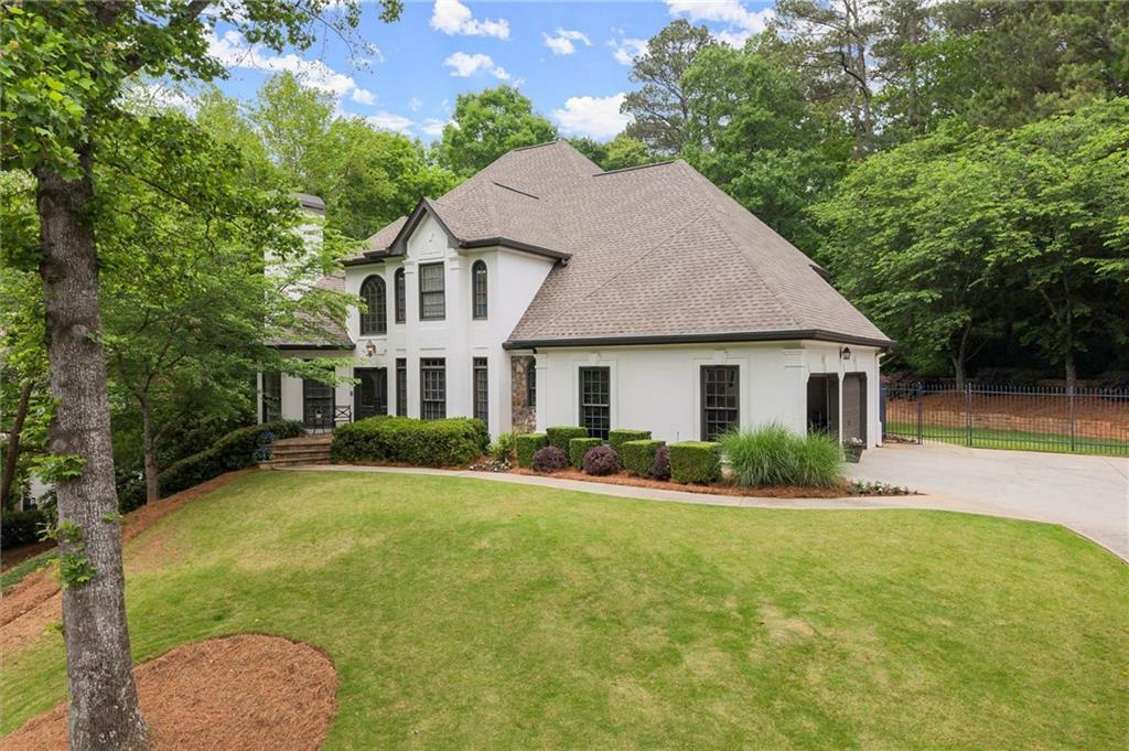 Property Photo: 725 Danbridge Way GA 30076