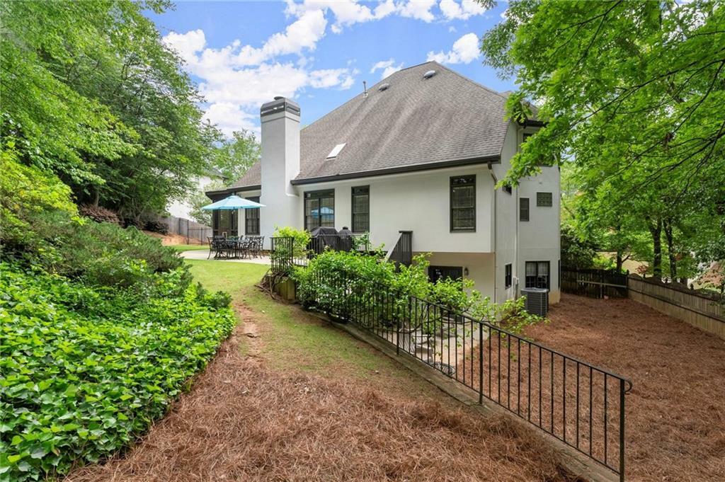 Property Photo: 725 Danbridge Way GA 30076