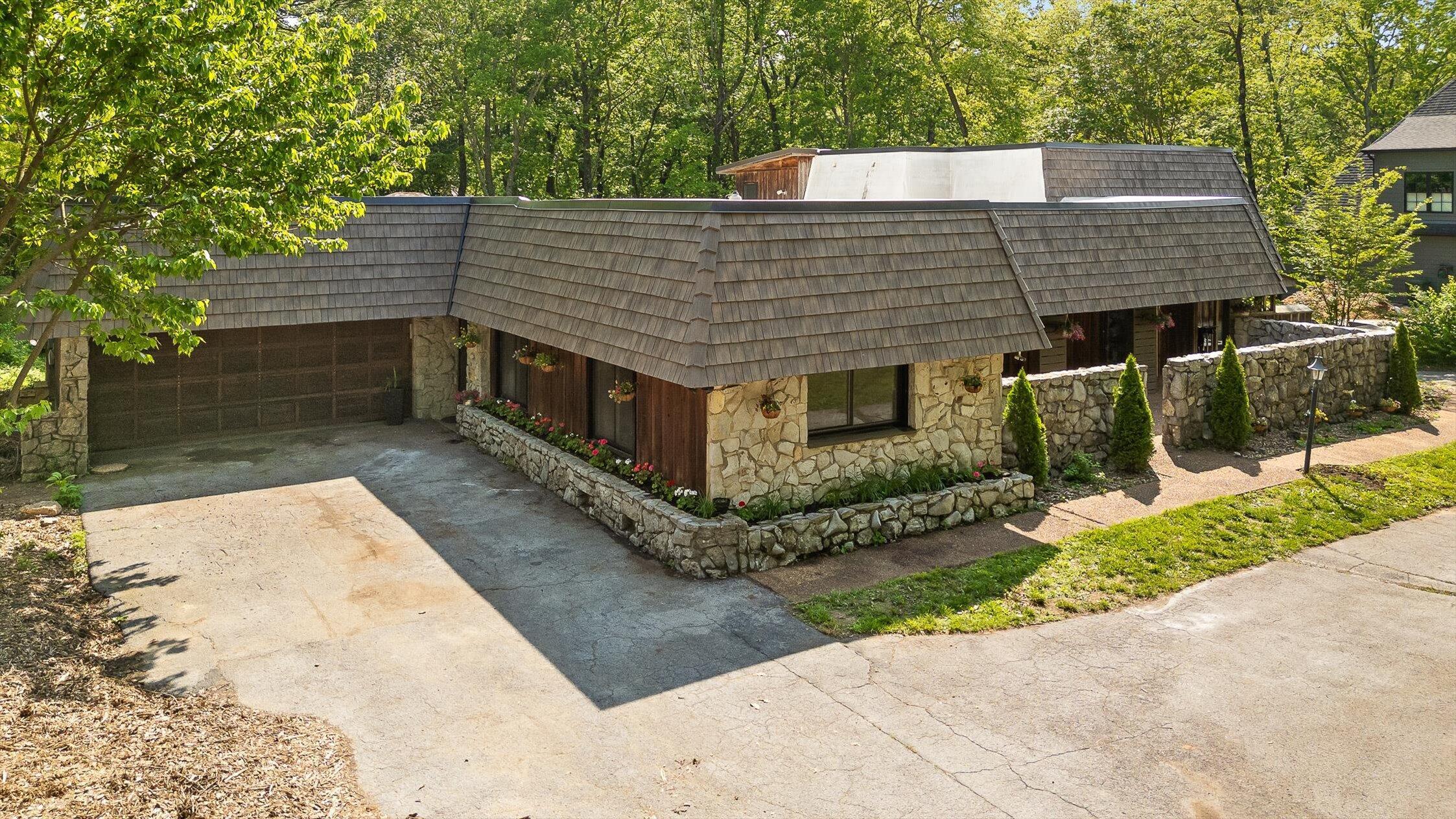220 Palisades Drive  Signal Mountain TN 37377 photo