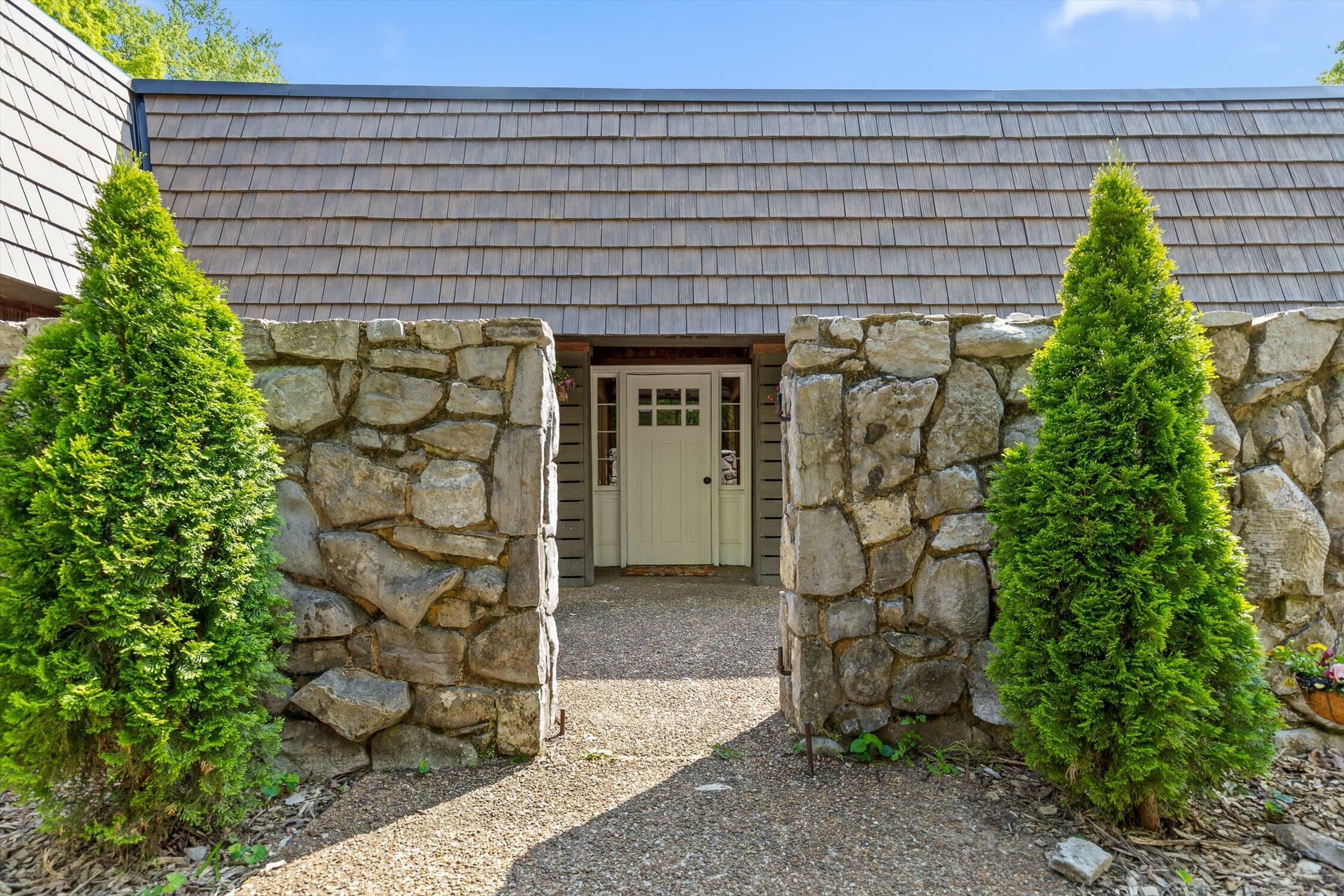 Property Photo:  220 Palisades Drive  TN 37377 