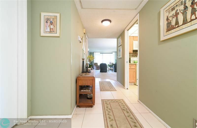 Property Photo: 545 Oaks Ln 310 FL 33069