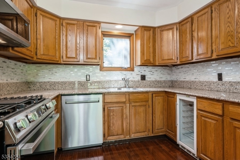 Property Photo: 5 Wimbledon Dr 1 NJ 07462