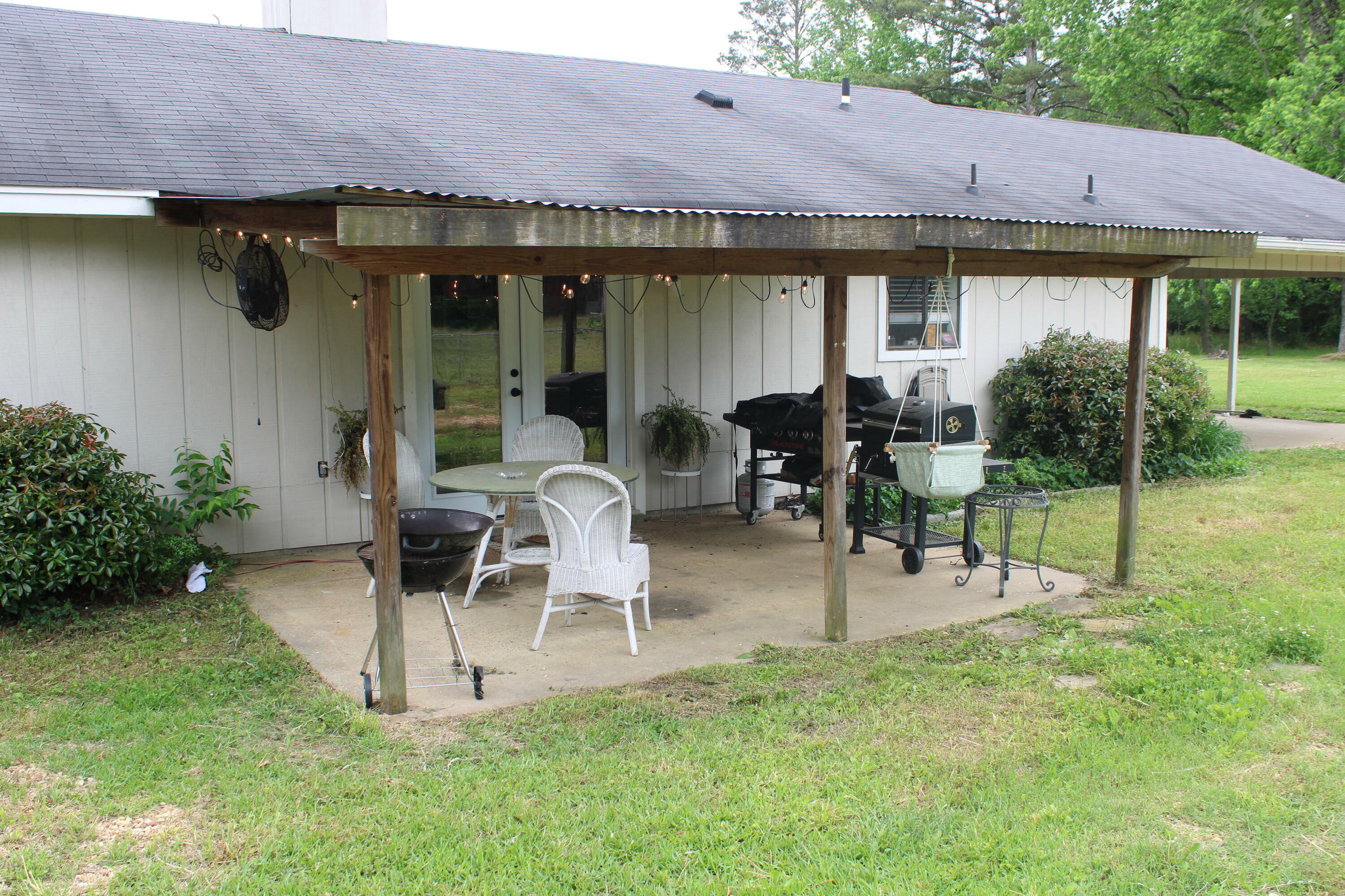 Property Photo: 416 Hillcrest Rd MS 39773