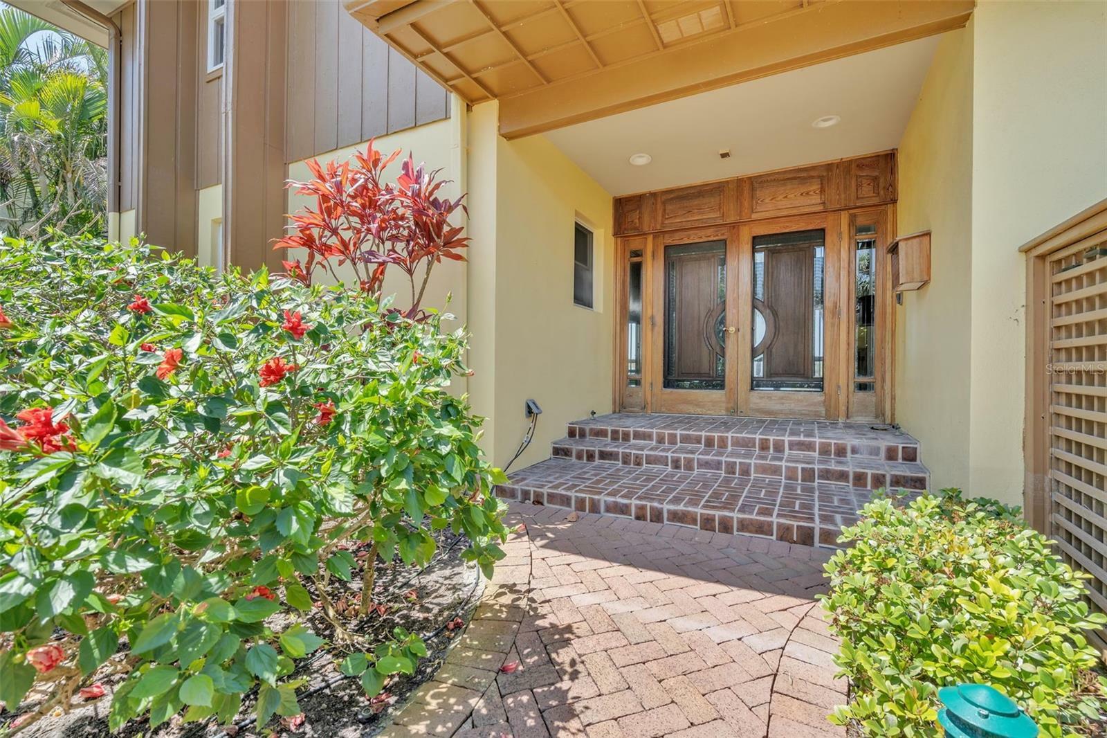 Property Photo: 1058 Eldorado Avenue FL 33767