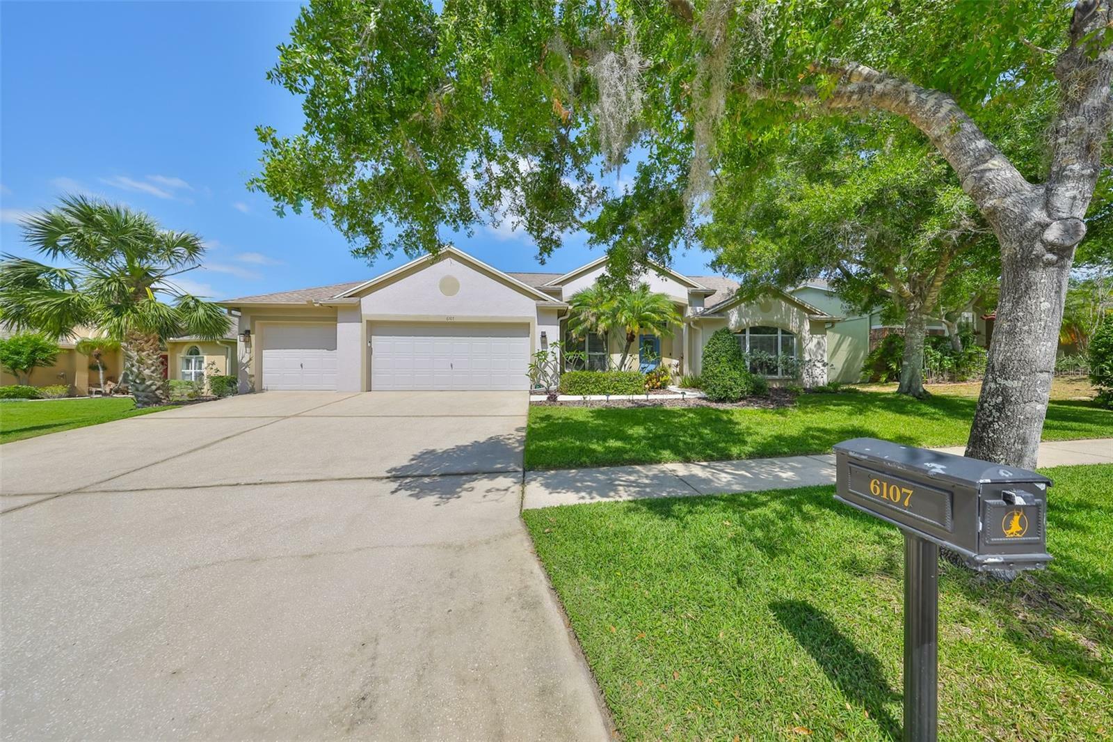 Property Photo: 6107 Heroncrest Court FL 33547