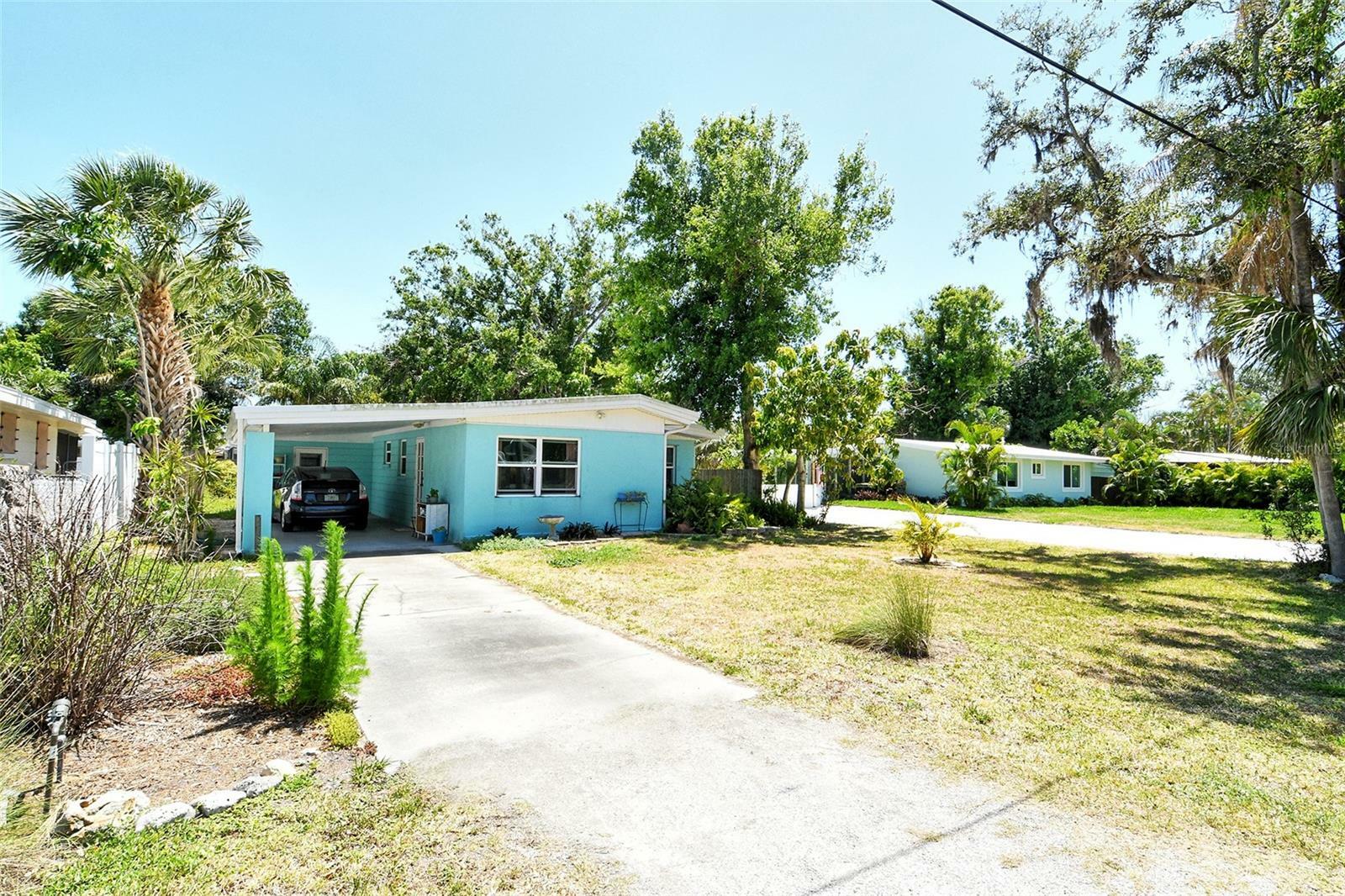 Property Photo: 305 Palmetto Road W FL 34275