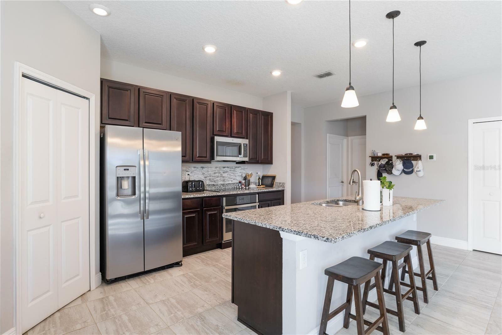 Property Photo: 112 Red Maple Burl Circle FL 32713