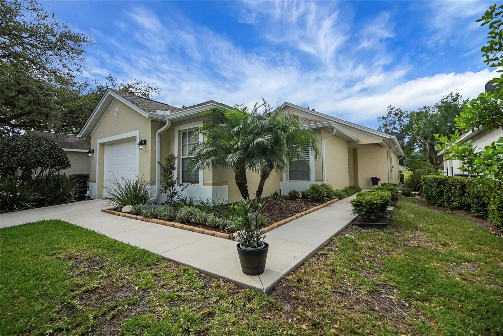 Property Photo:  3018 Andover Court  FL 32757 