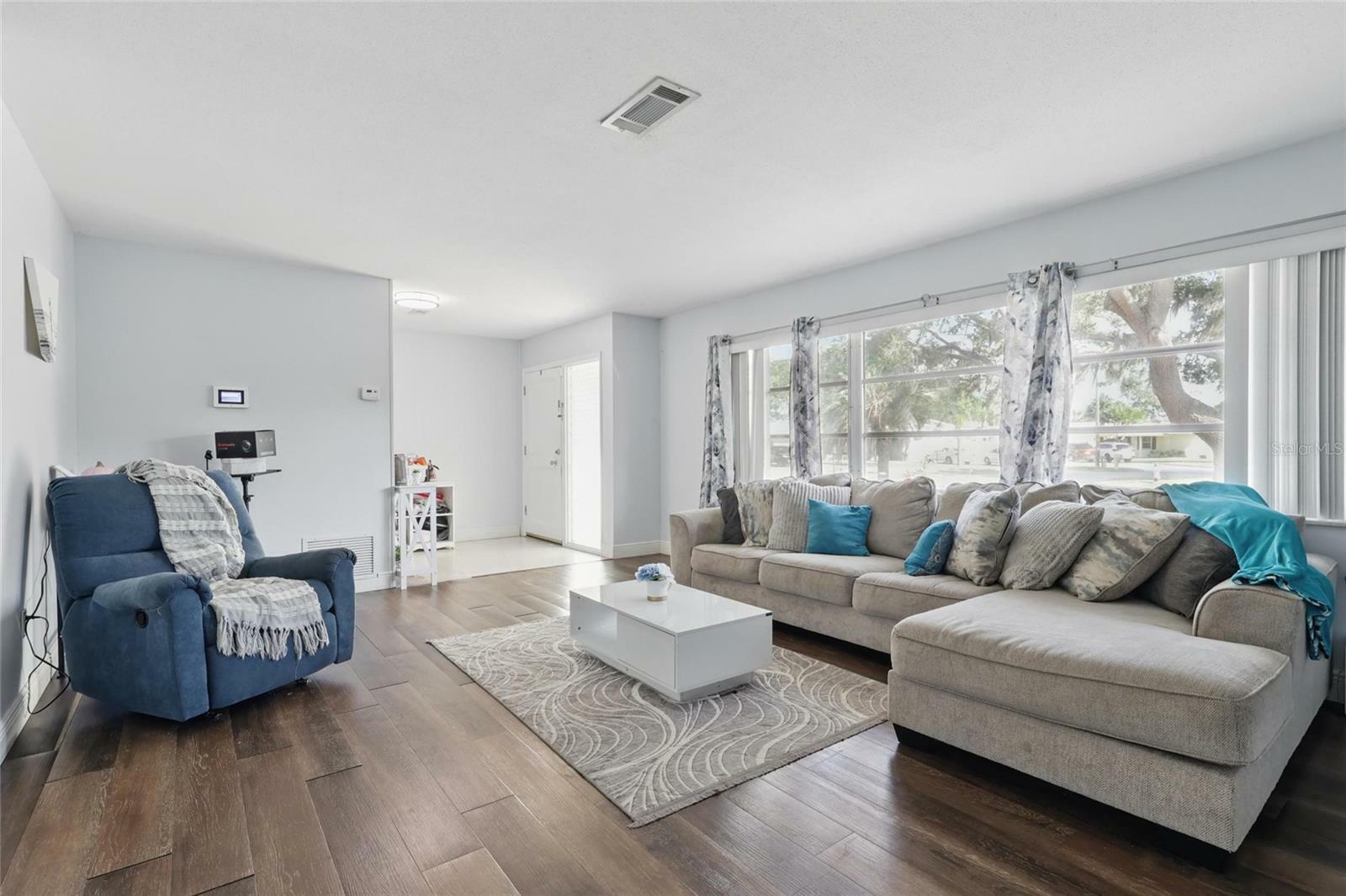 Property Photo: 3941 Pin Oaks Street FL 34232