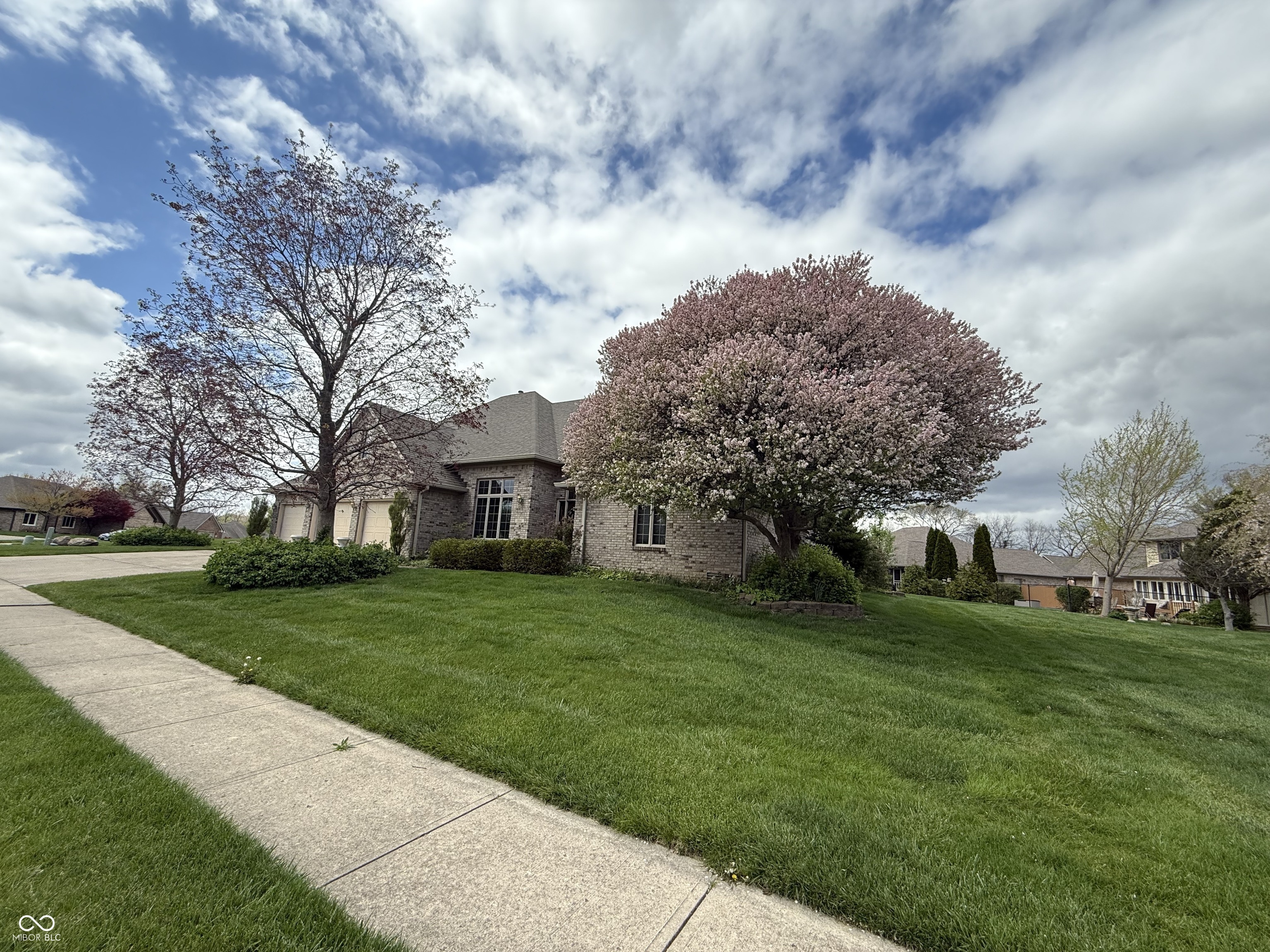Property Photo: 1304 Park Meadow Drive IN 46107
