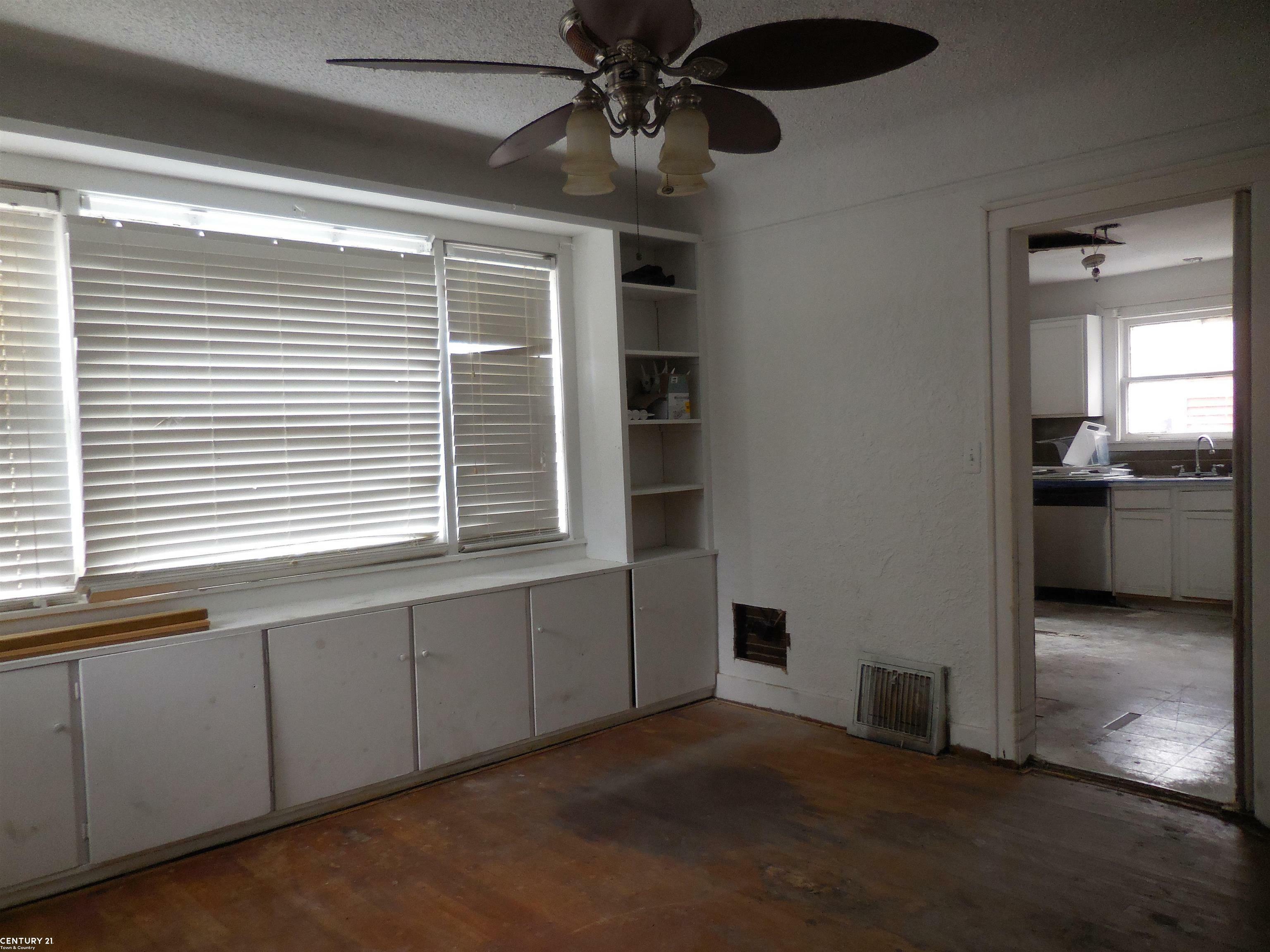 Property Photo: 890 Spence Street MI 48340