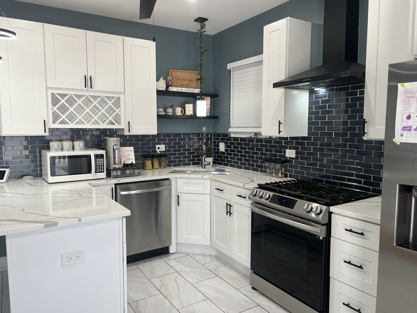 Property Photo: 1508 N Karlov Avenue IL 60651