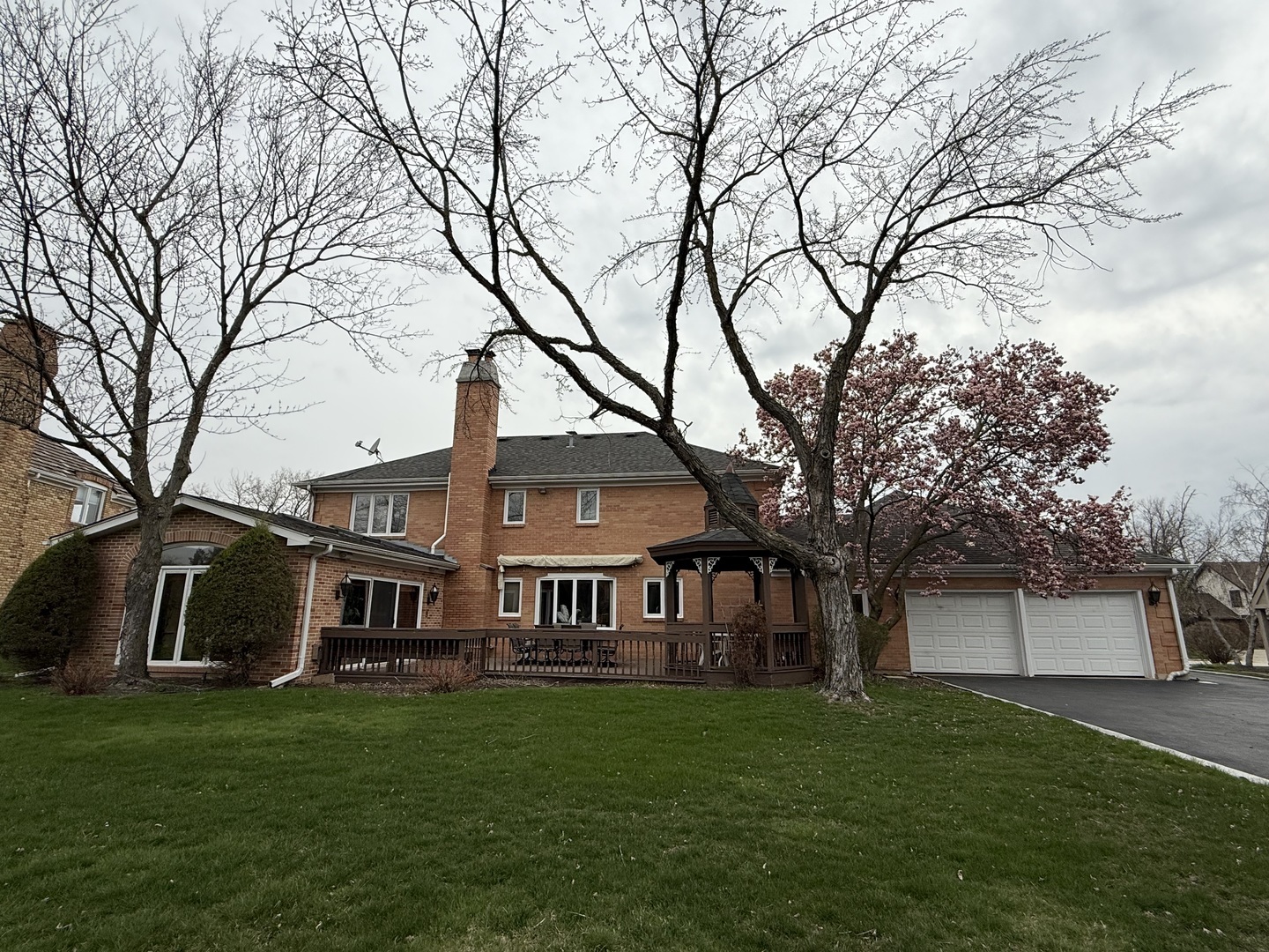 Property Photo:  227 Wood Glen Lane  IL 60523 