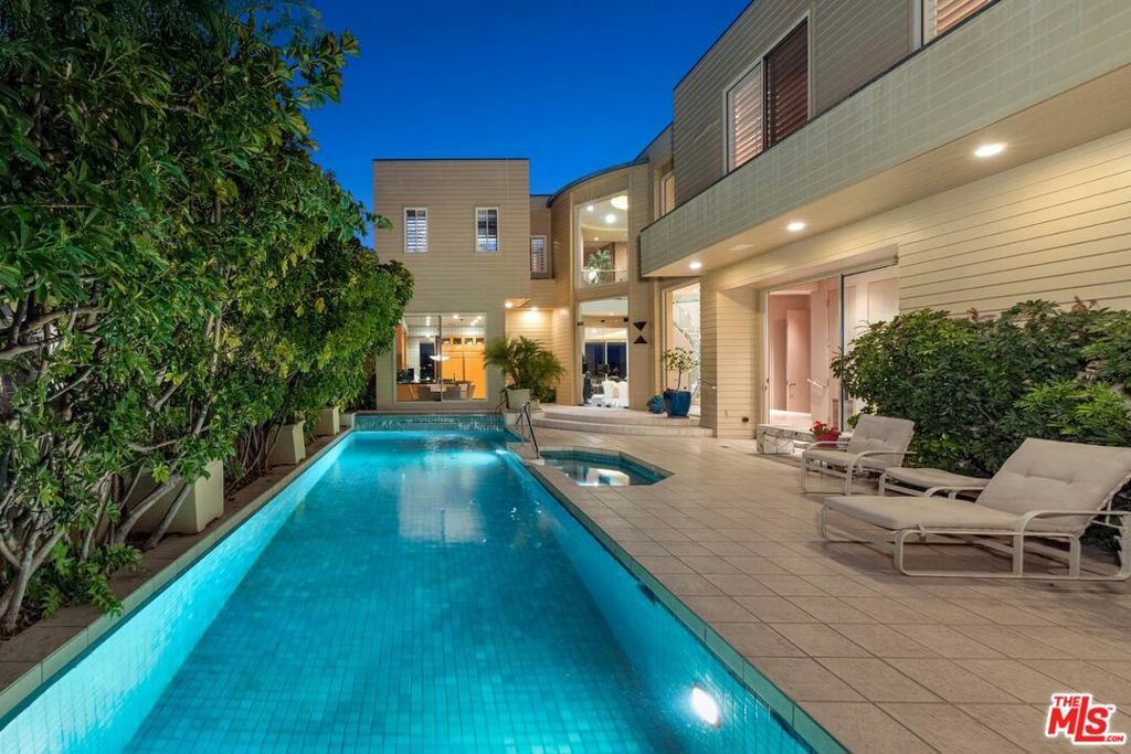 Property Photo: 812 W Bay Avenue CA 92661