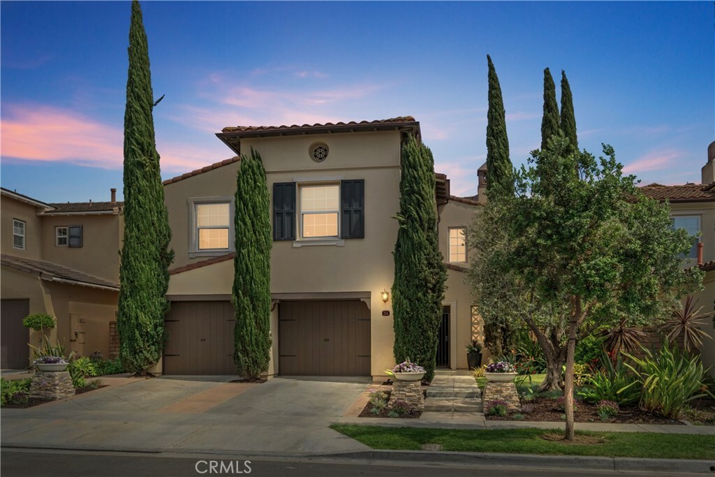 Property Photo: 114 Treehouse CA 92603