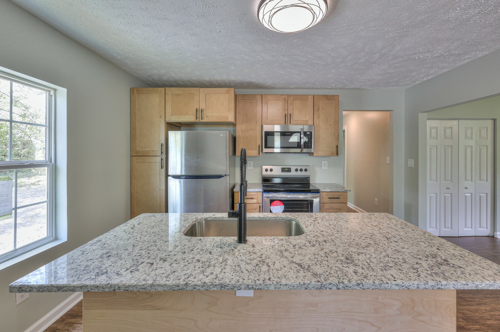 Property Photo: 526 Carney St TN 37160