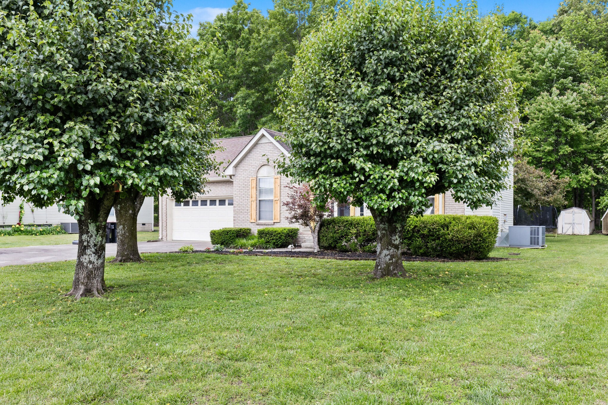 Property Photo: 1020 Blue Ridge Pkwy TN 37072