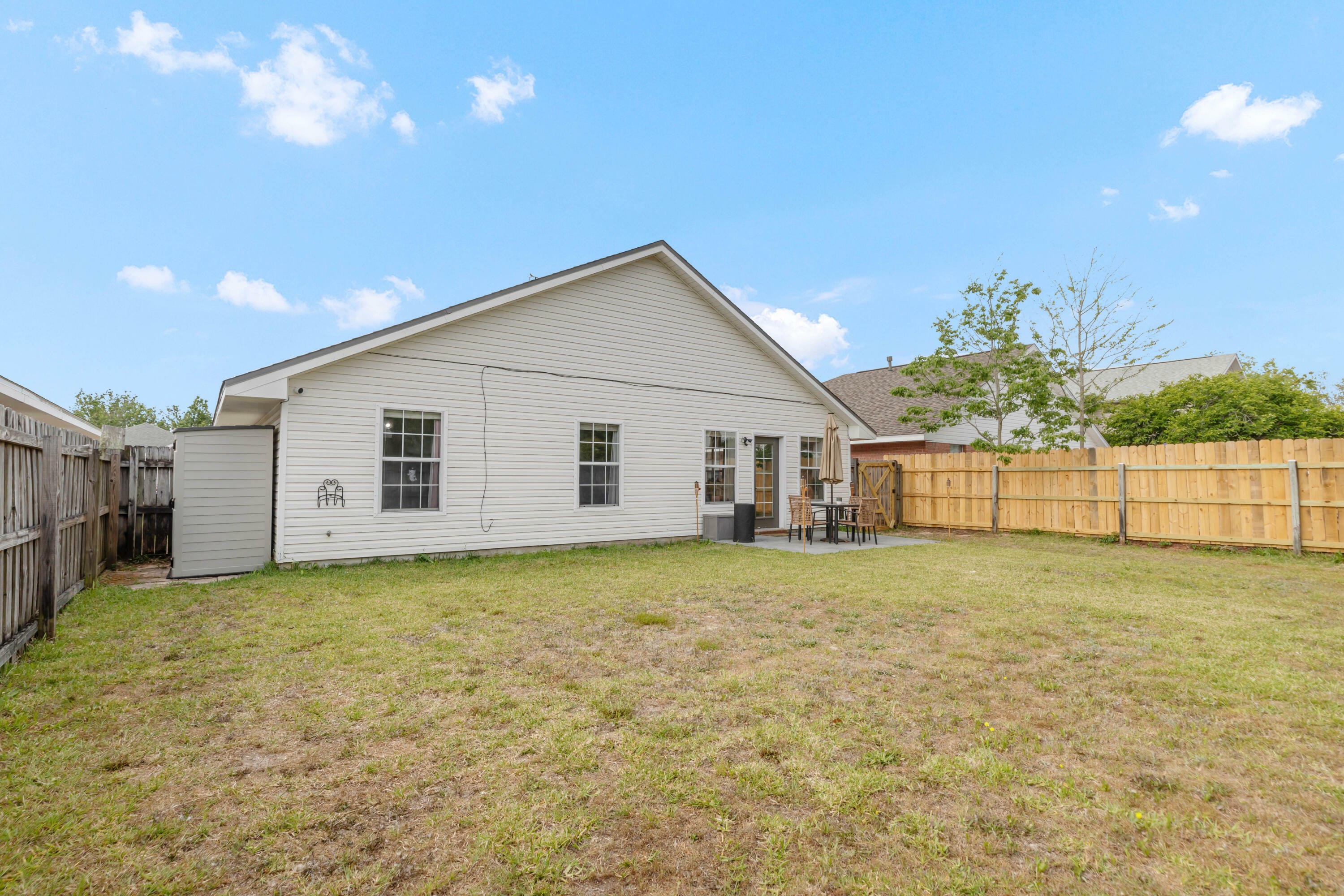 Property Photo: 1617 Sutton Place FL 32547