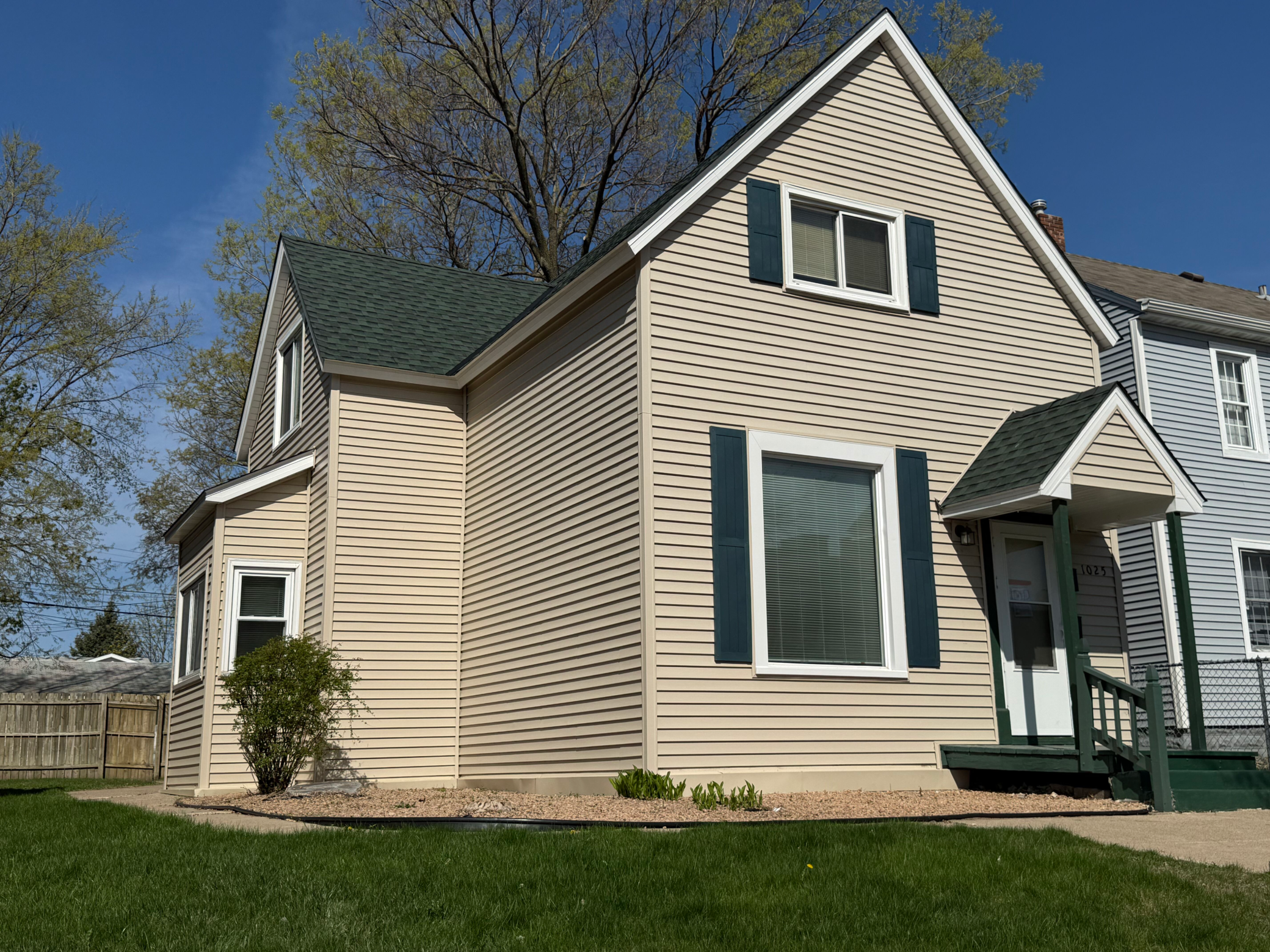 Property Photo: 1025 Galtier Street MN 55117