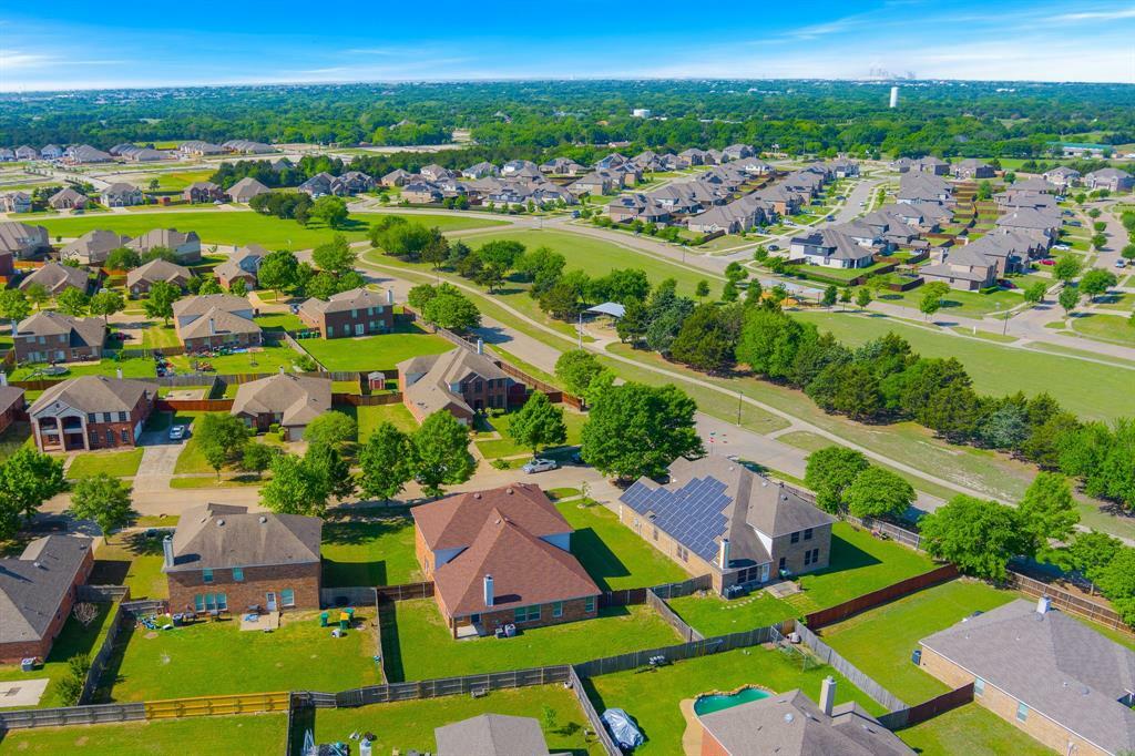 Property Photo: 1707 Stone Trail Drive TX 75104