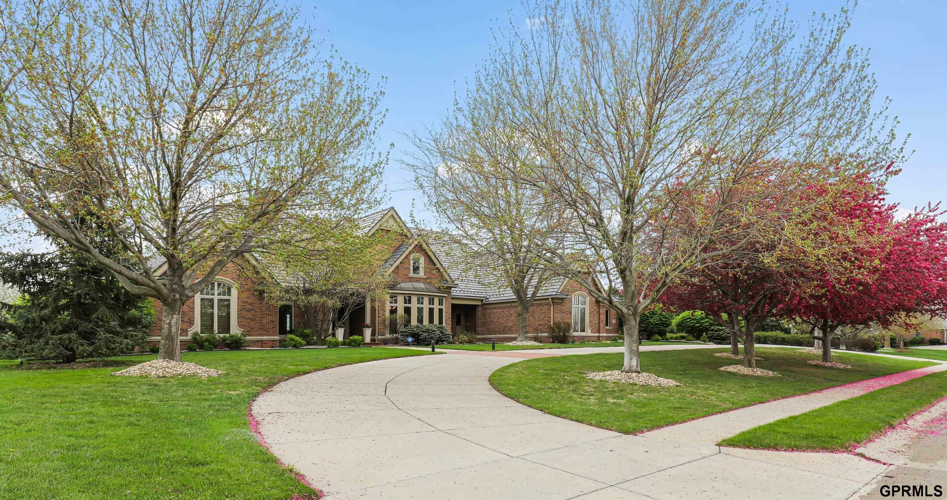Property Photo: 4905 N 196th Circle NE 68022