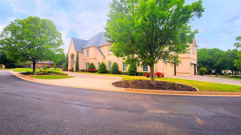 Property Photo: 5213 Verbena Lane OK 73142