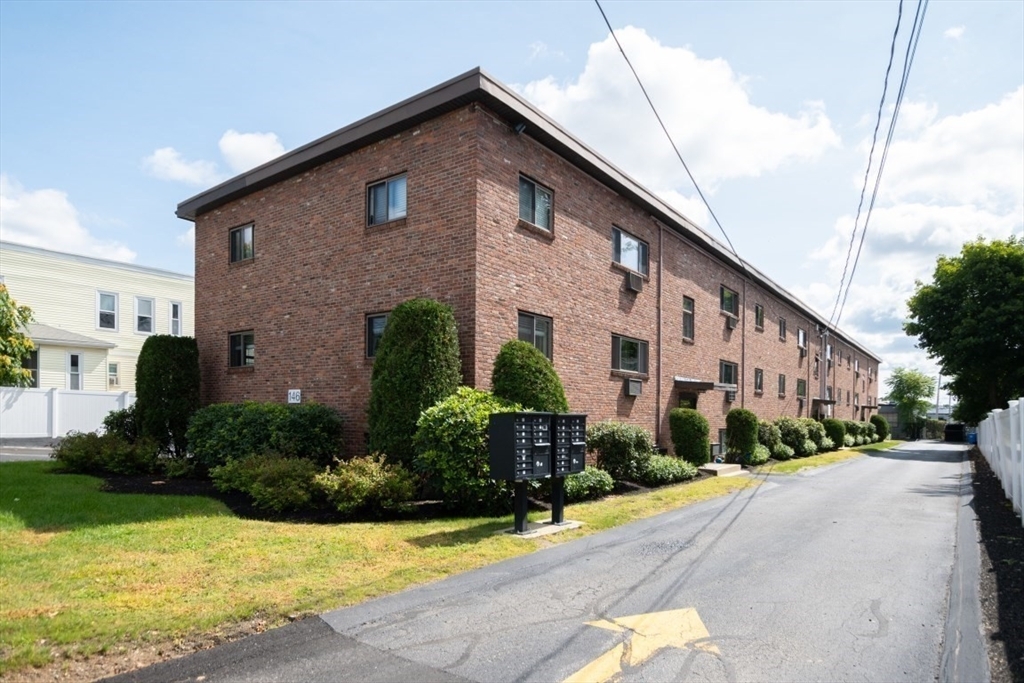 Property Photo: 146 Willow Street 36 MA 02453