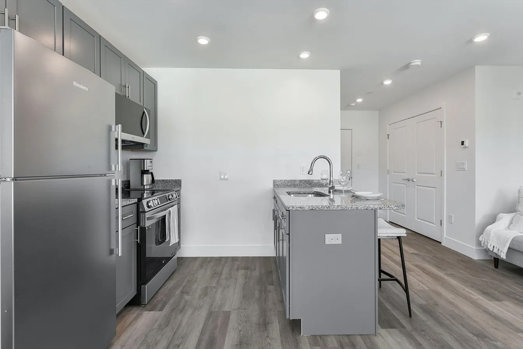 Property Photo: 585 Essex St 217 MA 01901