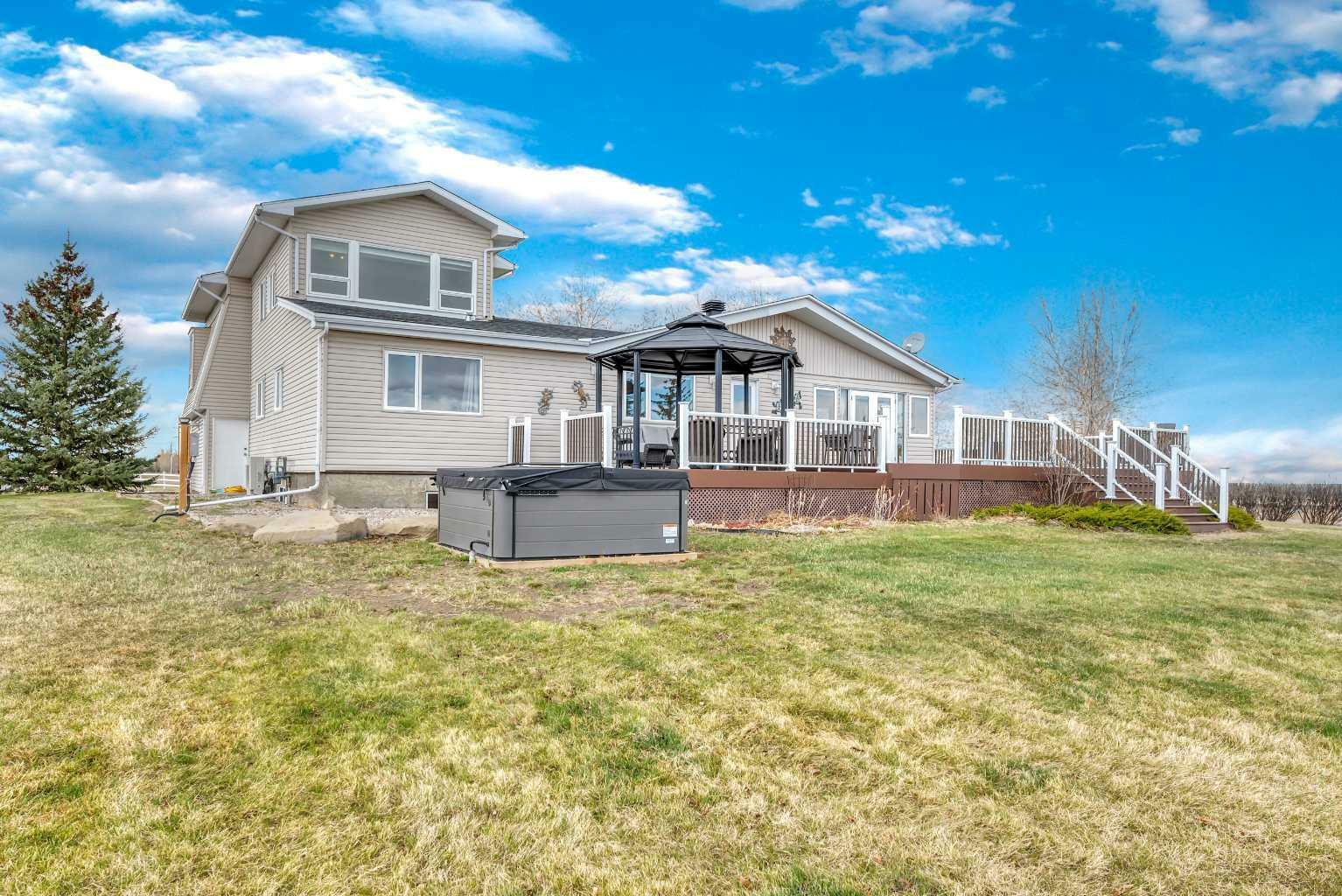 Property Photo: 32040 404 Avenue E AB T1S 6C3