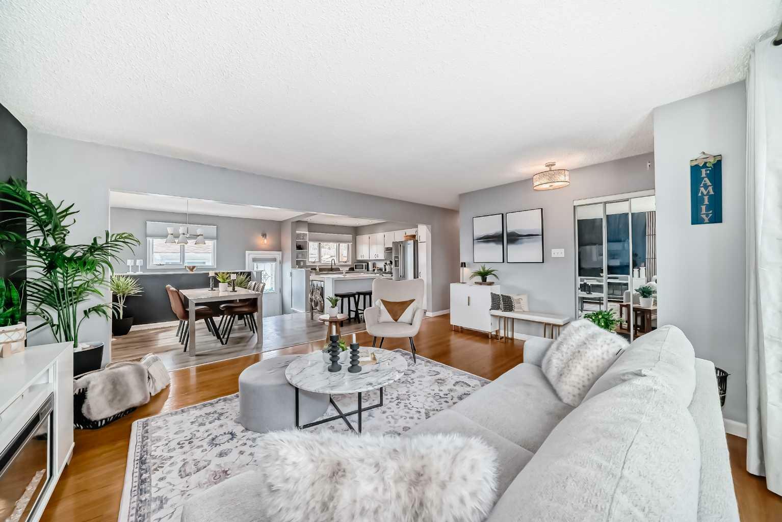 Property Photo: 417 Astoria Crescent SE AB T2J 0Y4