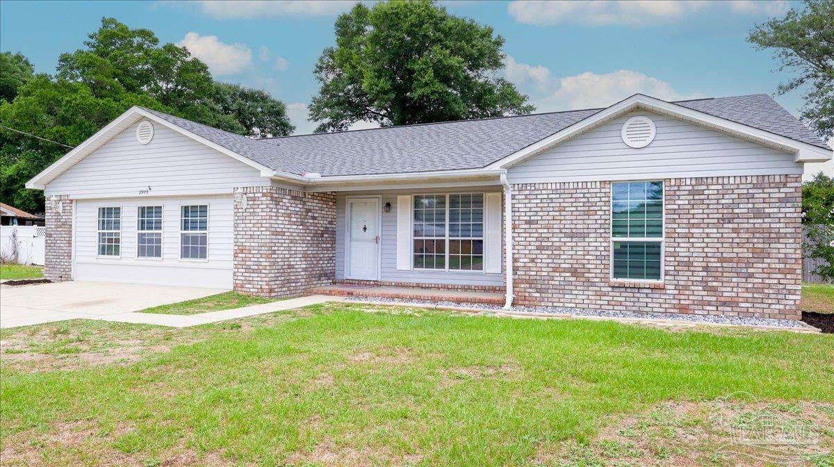 Property Photo:  2308 Greenwell Ct  FL 32526 