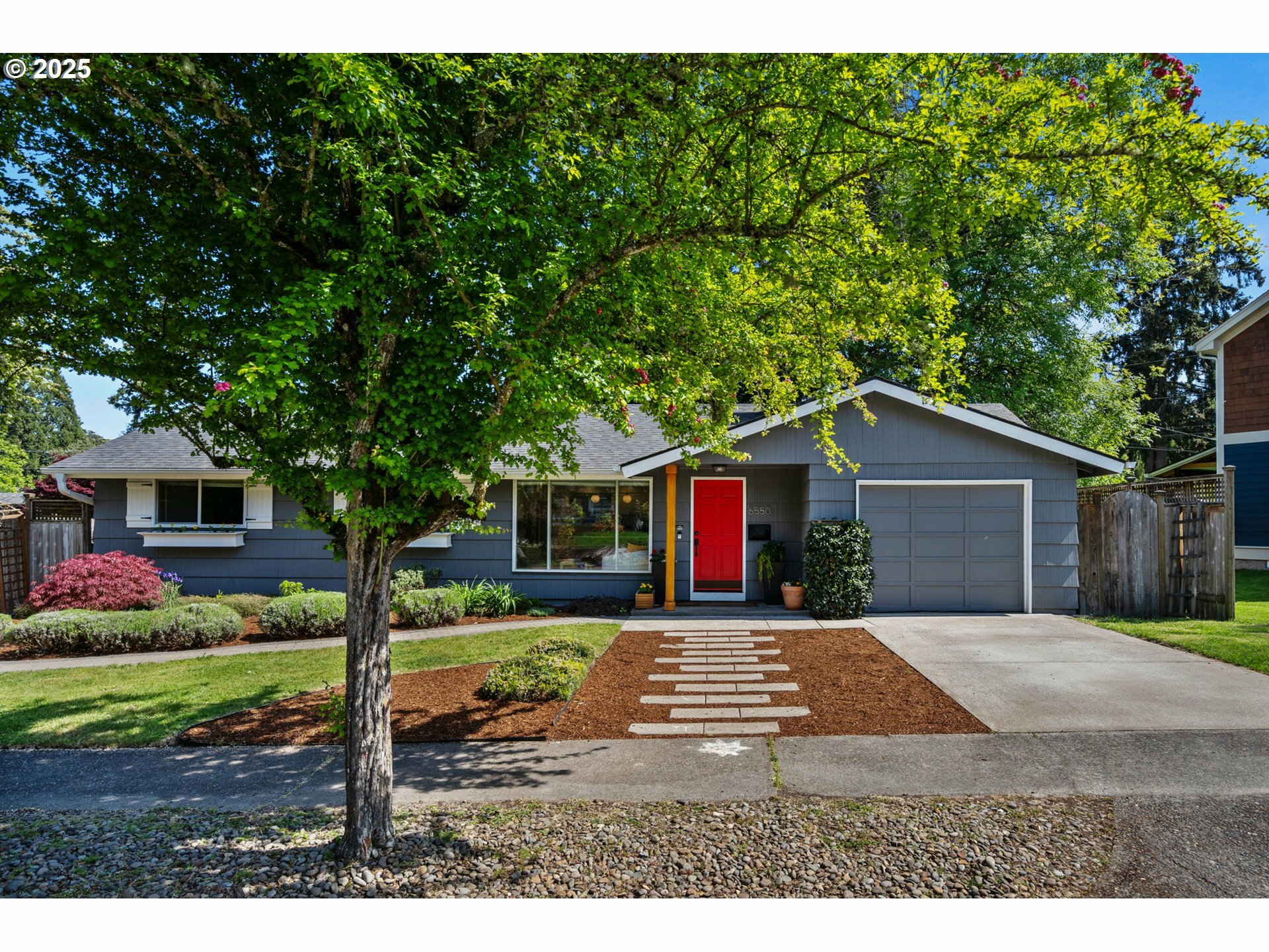 Property Photo: 6550 SW Alice Ln OR 97008