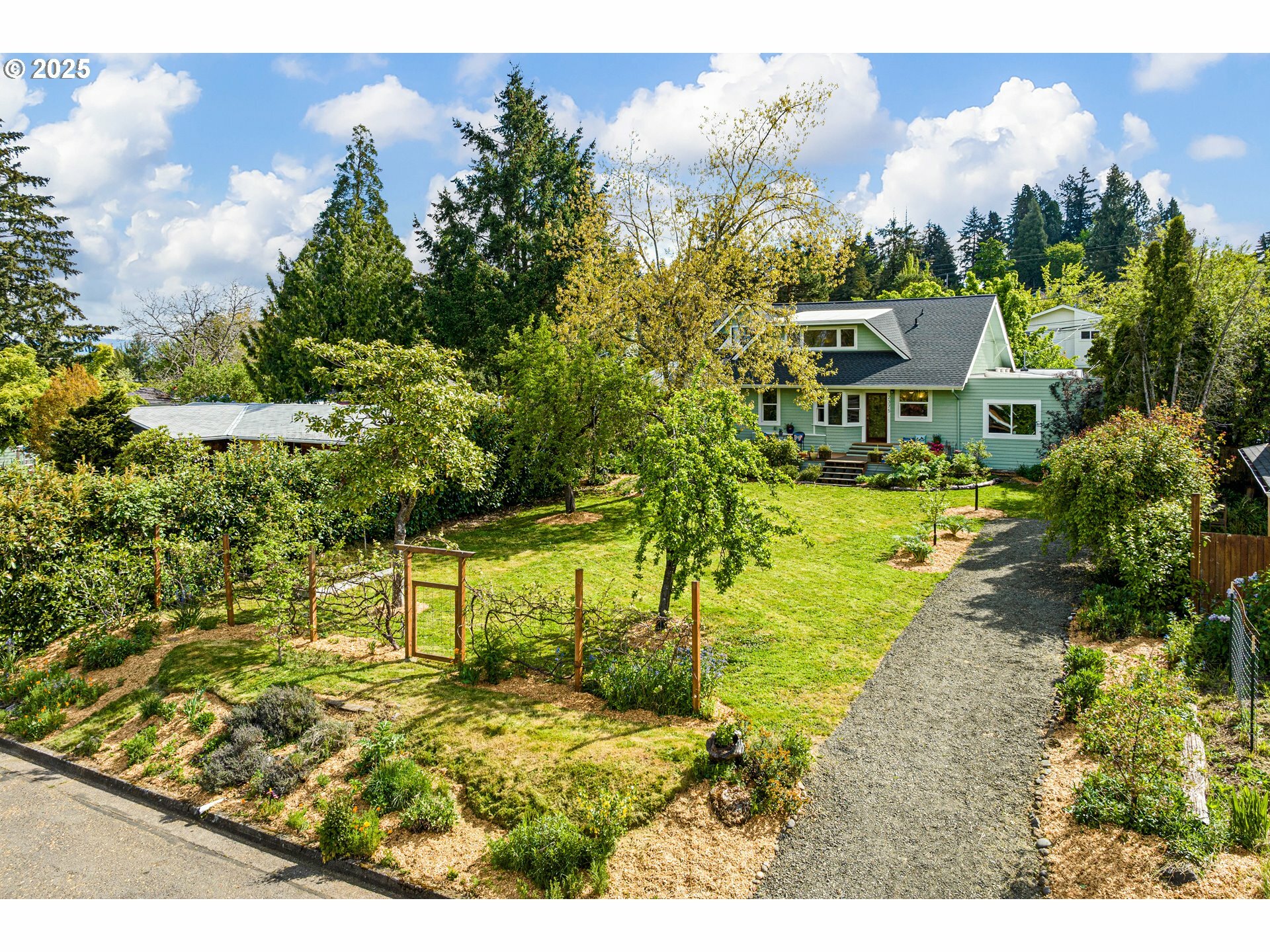 Property Photo: 2375 Madison St OR 97405