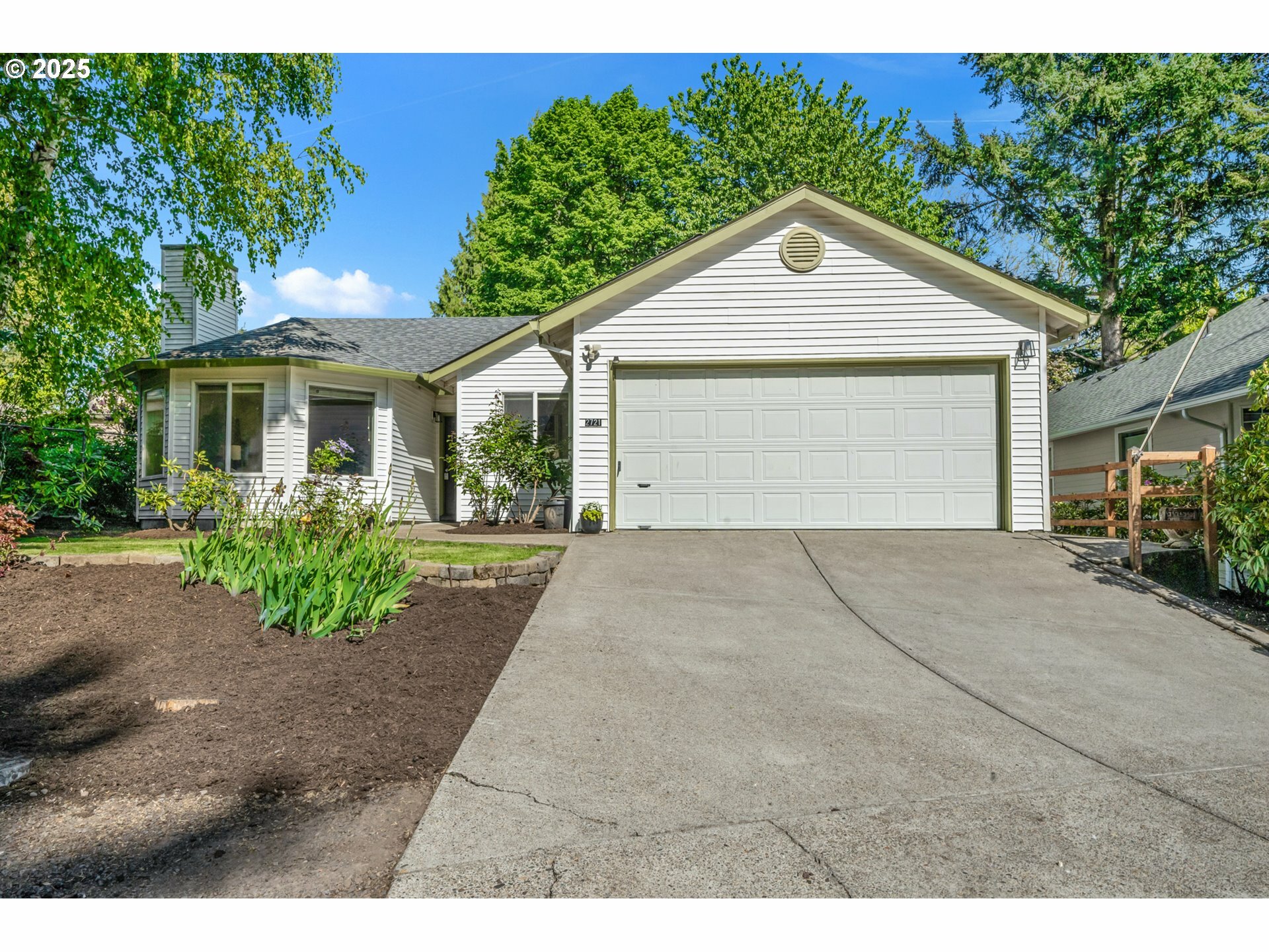 Property Photo: 2721 SW Hume Ct OR 97219
