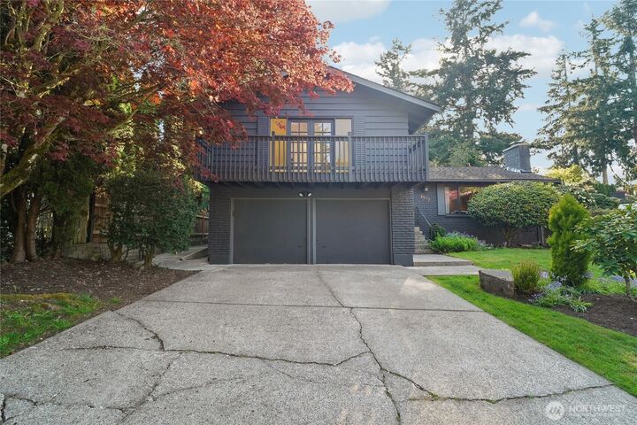 Property Photo:  4919  127th Place SE  WA 98006 