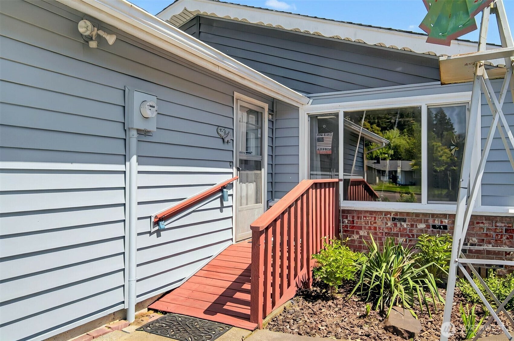 Property Photo: 12 Shelly Place WA 98632