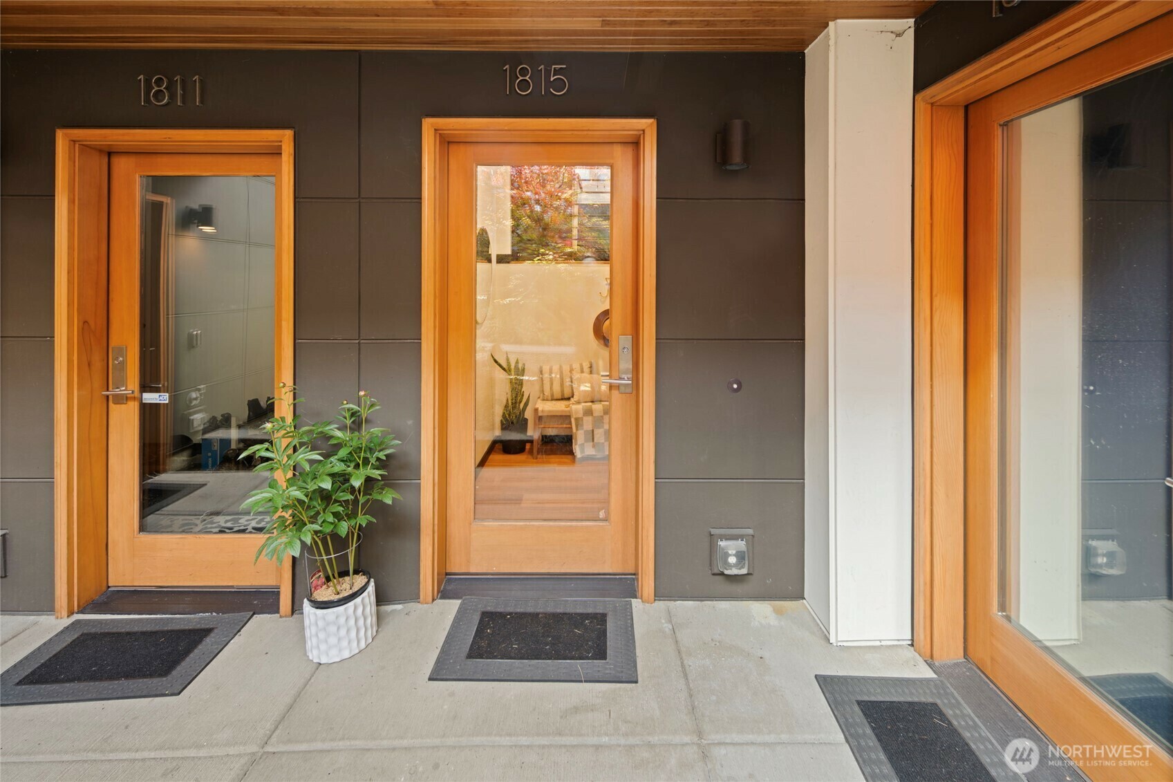 Property Photo: 1815 24th Ave WA 98122