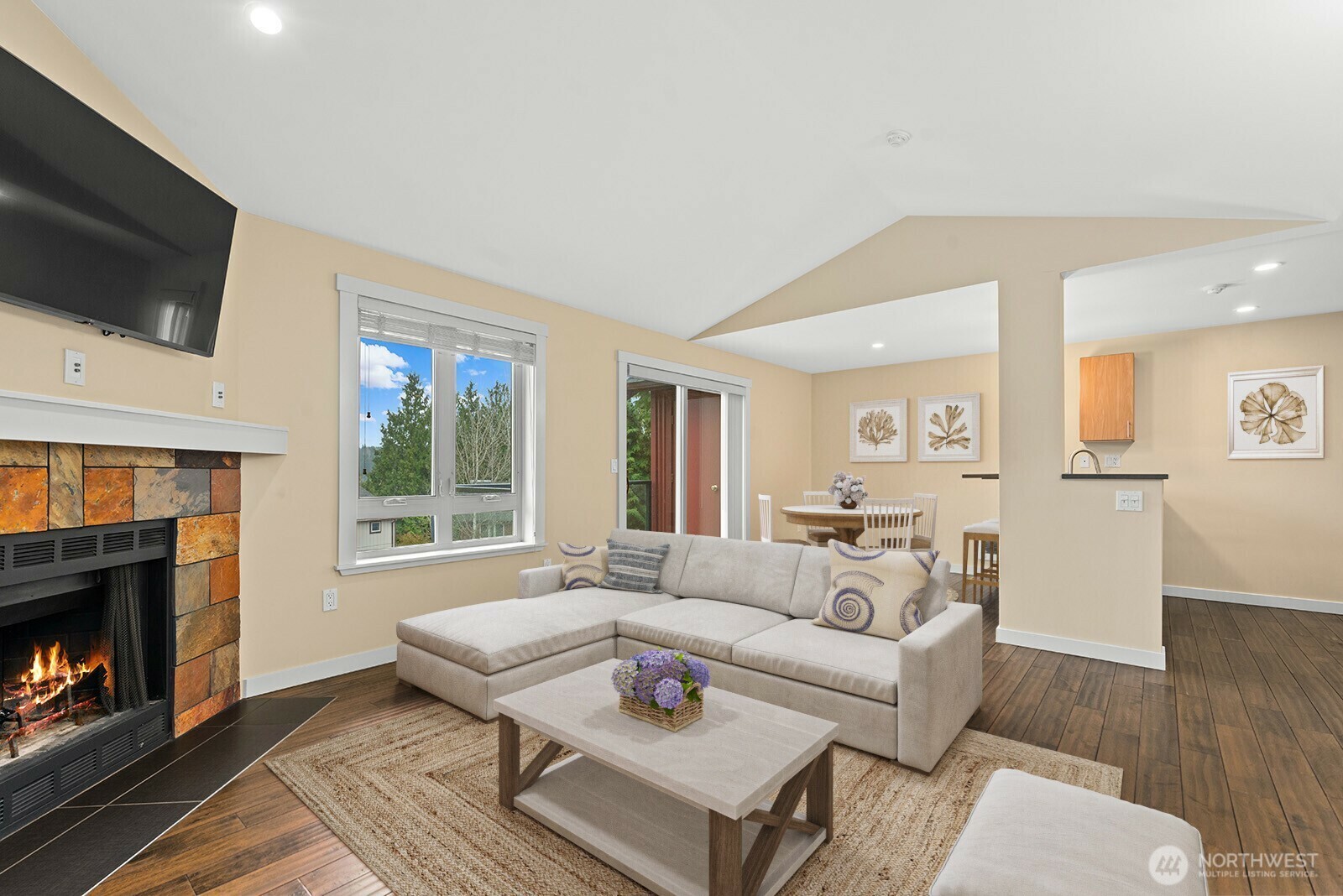 Property Photo: 15132 NE 82nd Street 301 WA 98052