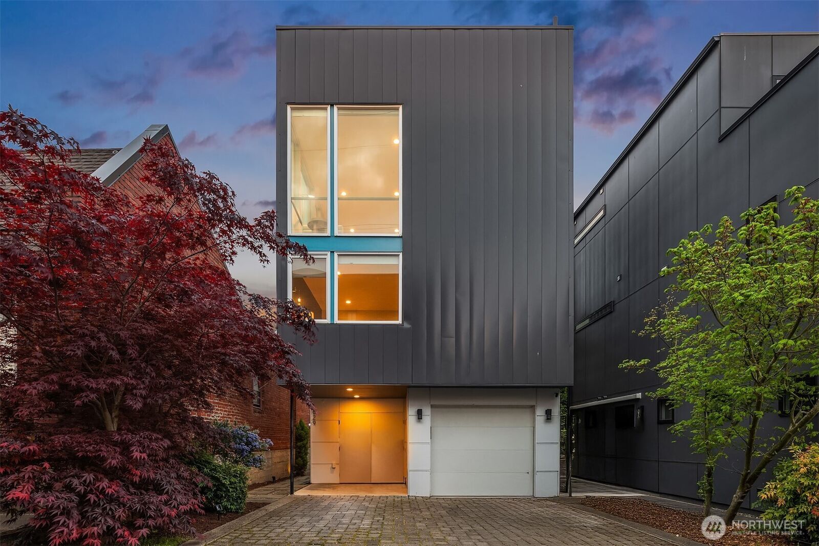 Property Photo:  1629  42nd Avenue E B  WA 98112 