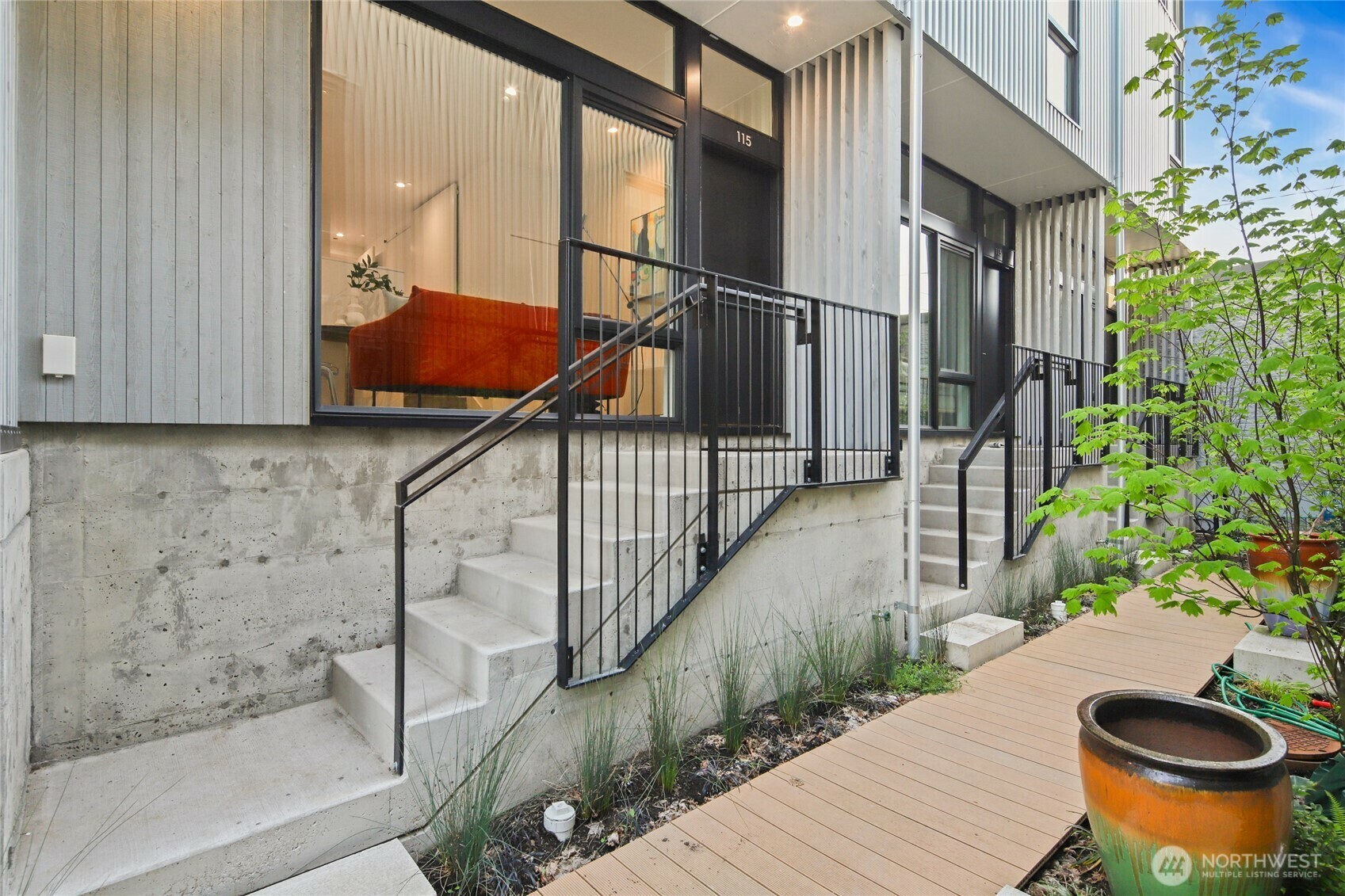 Property Photo: 115 E Allison Street WA 98102