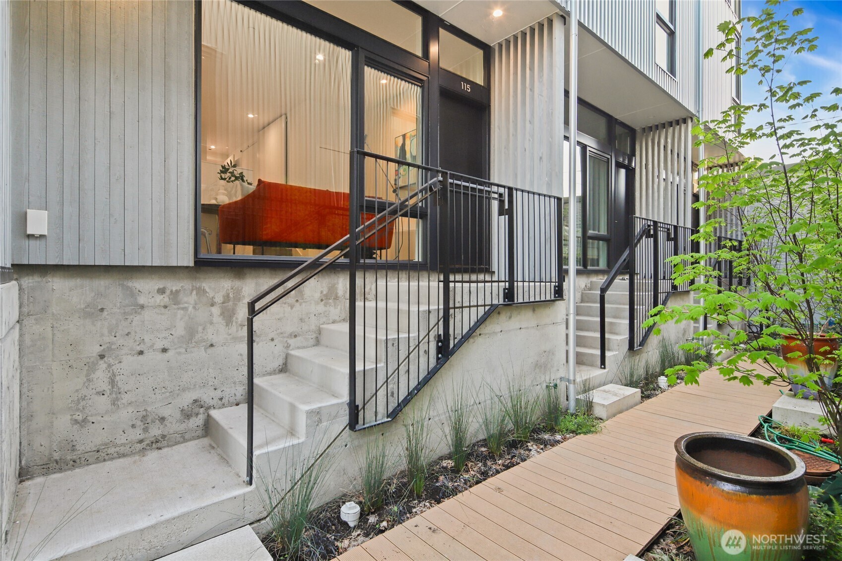 Property Photo: 115 E Allison Street WA 98102