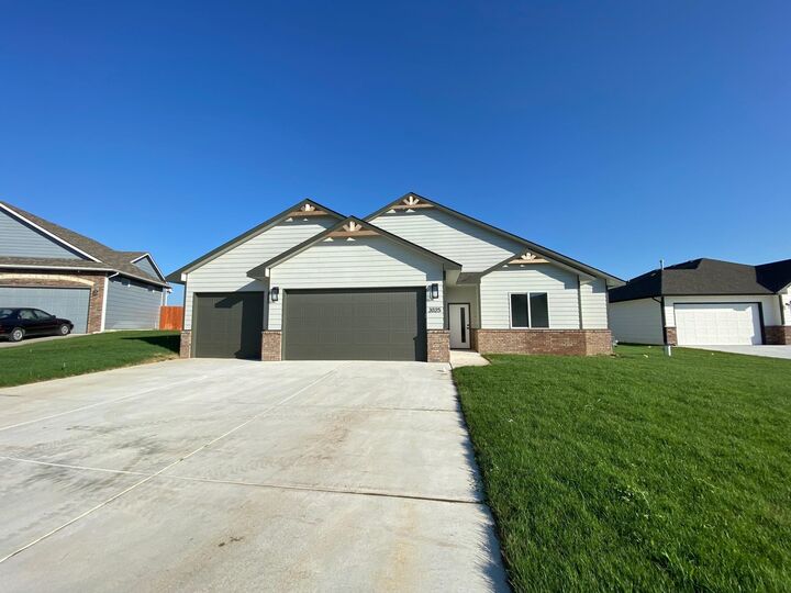 Property Photo: 2025 S Michelle Ct KS 67207