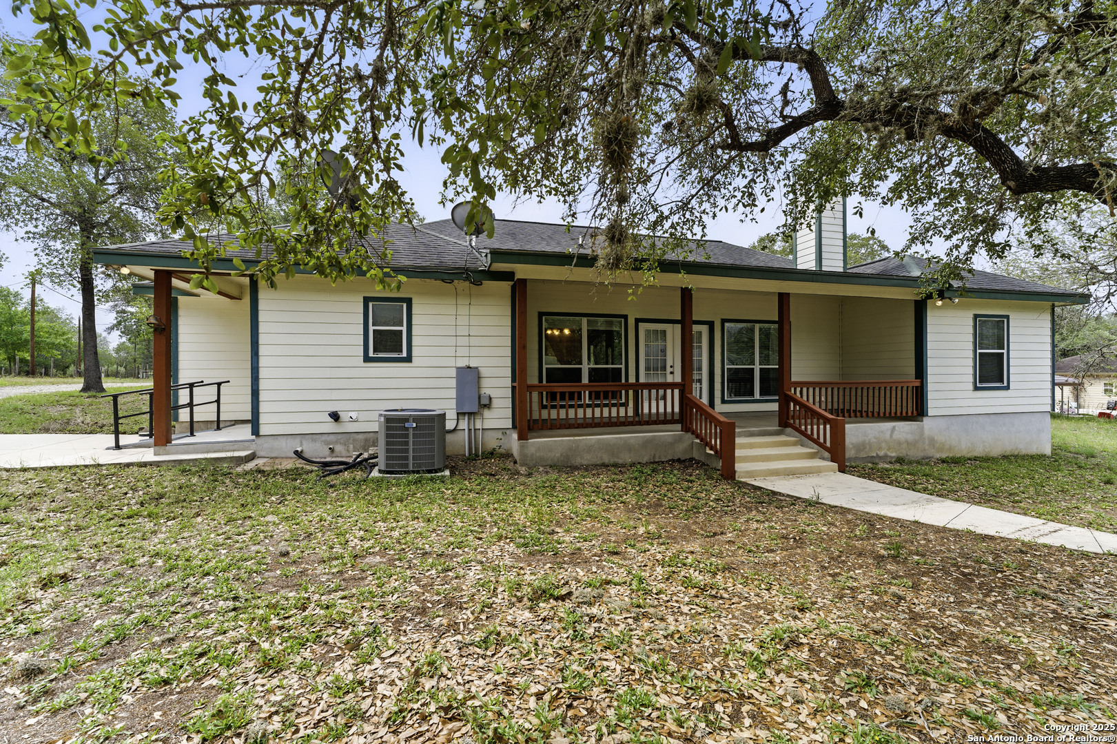 Property Photo: 163 Montesito TX 78114