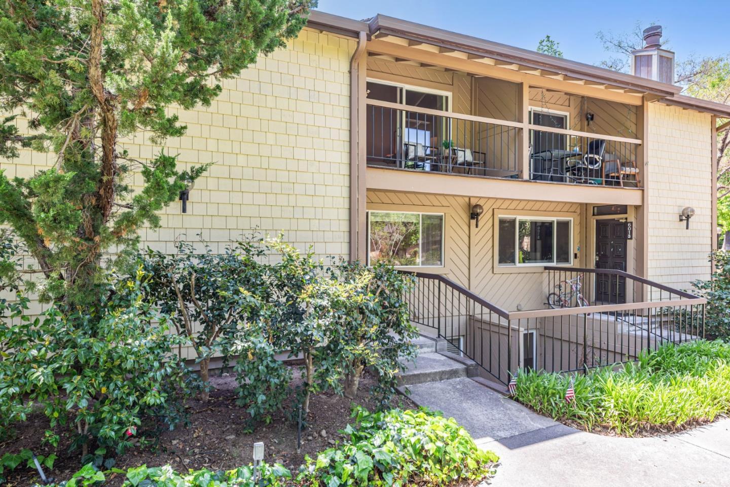 Property Photo: 6015 Calle De Felice CA 95124