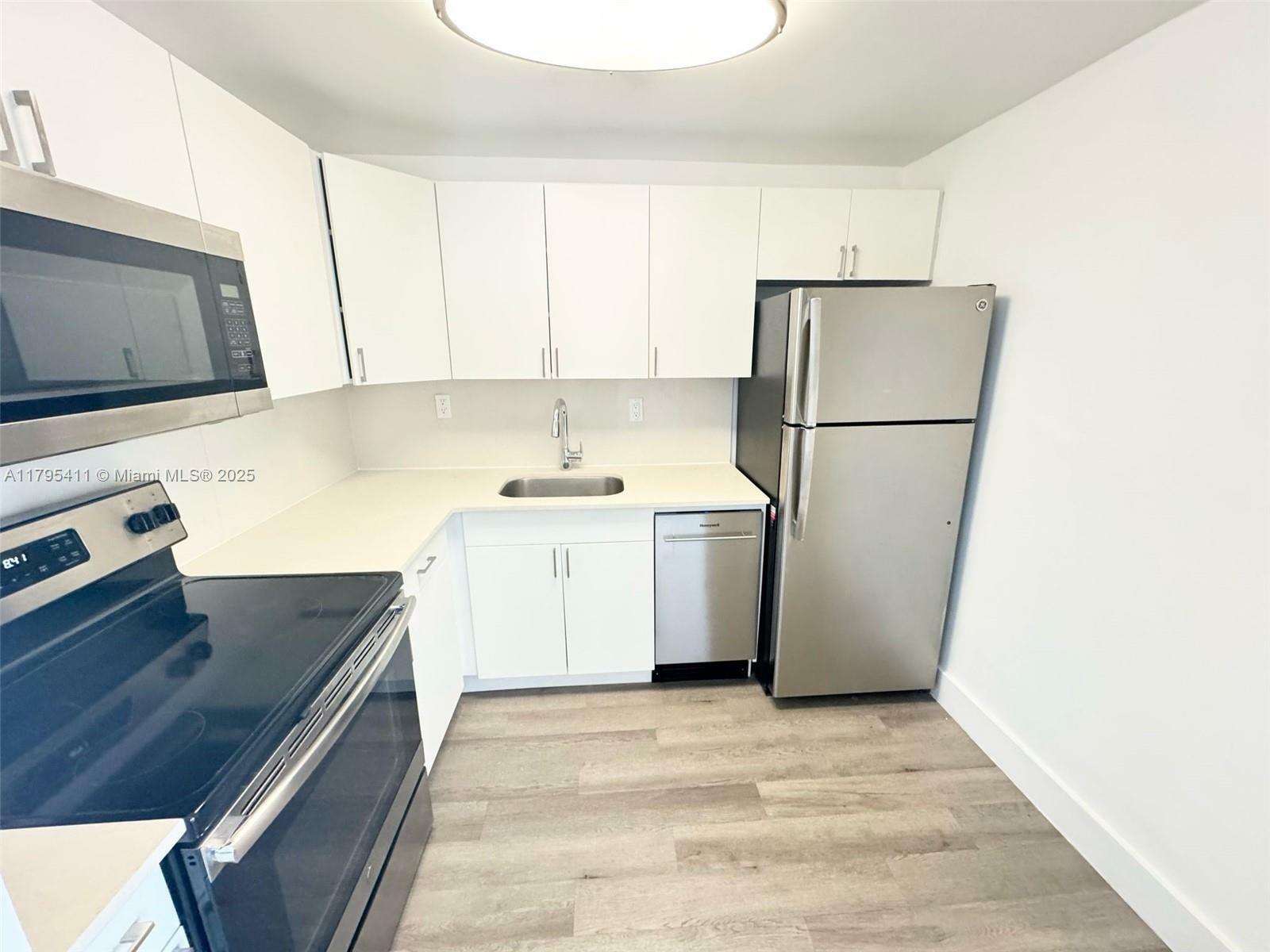 Property Photo: 8101 Crespi Blvd 401 FL 33141