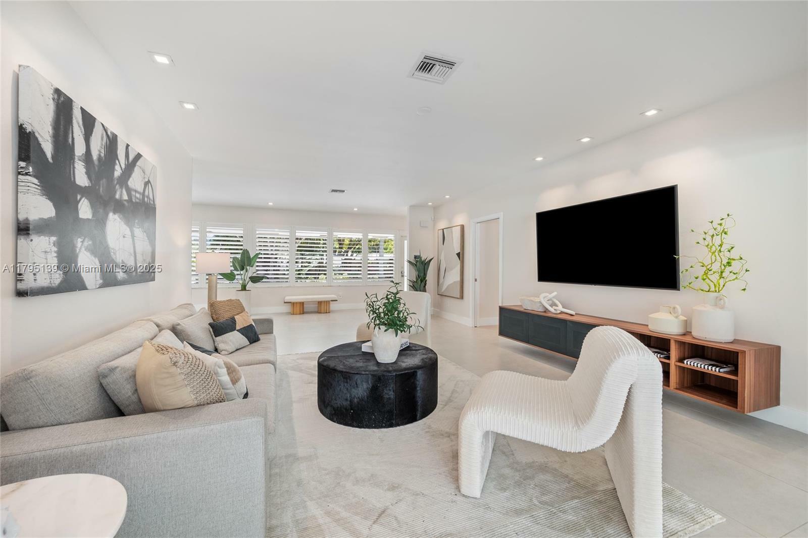 Property Photo: 14740 SW 83rd Pl FL 33158