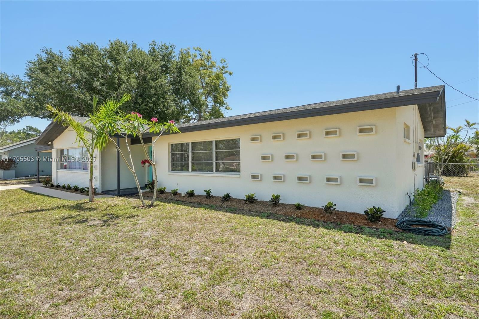 Property Photo: 4307 Coronado Pkwy FL 33904