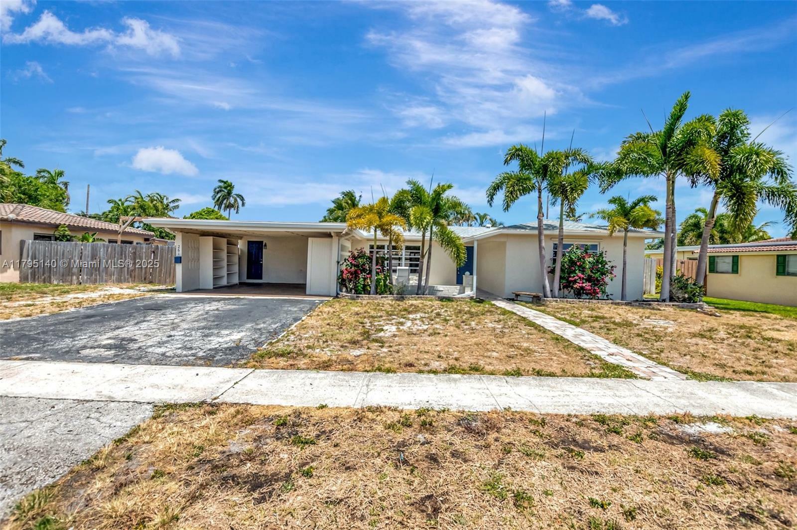 Property Photo: 261 NE 28th Rd FL 33431