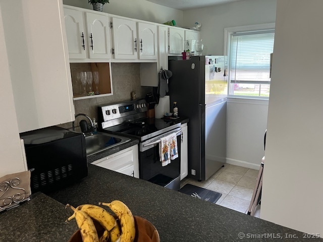 Property Photo: 57 Meetinghouse Village 6 CT 06450